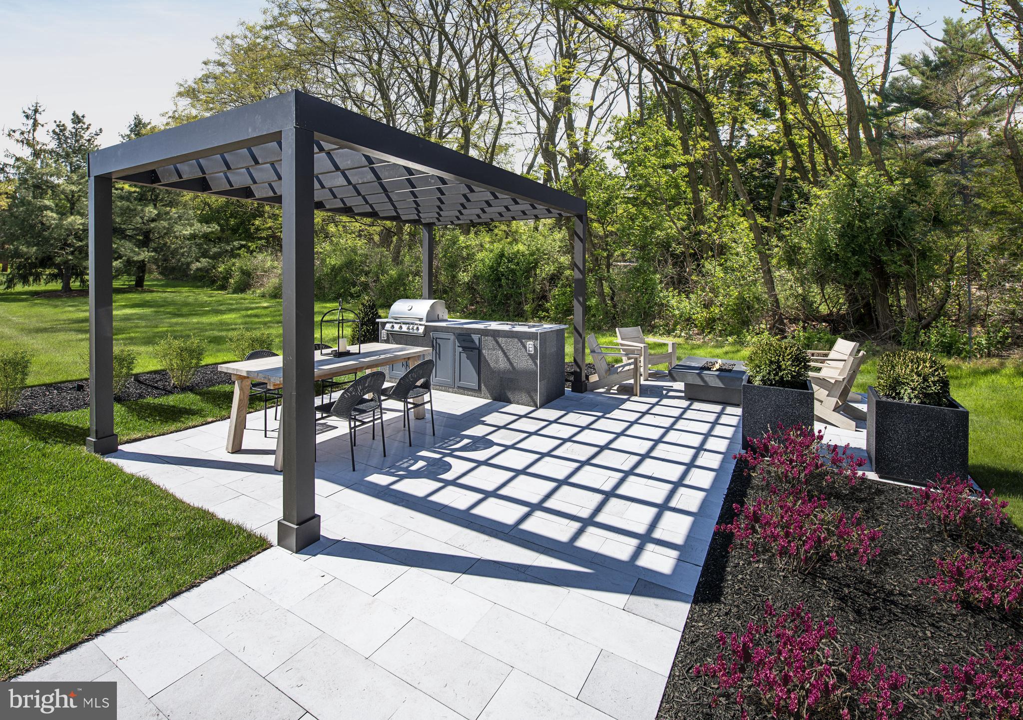 BRETON HILL - Residential