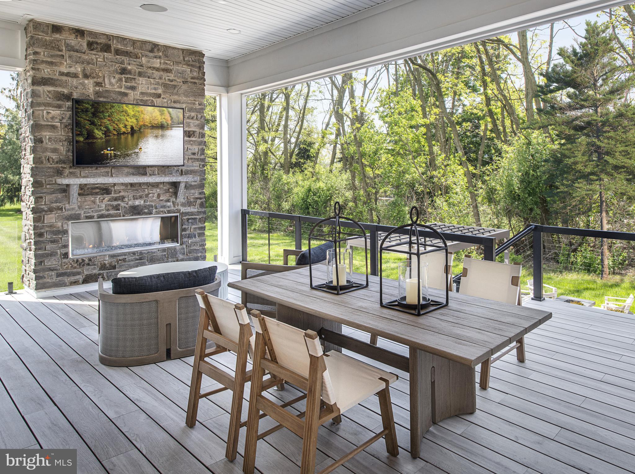 BRETON HILL - Residential