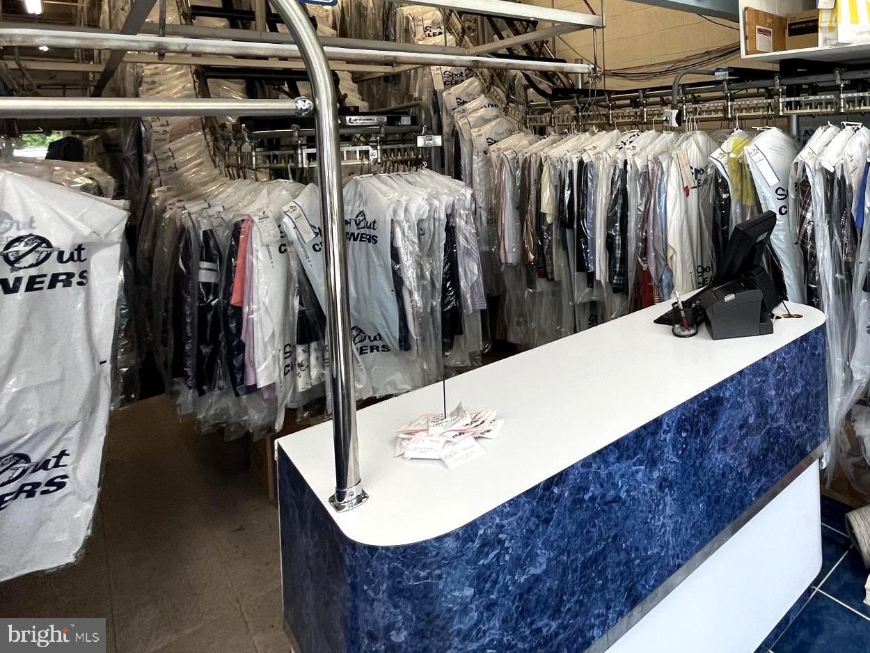 605 SOLOMONS ISLAND ROAD 605