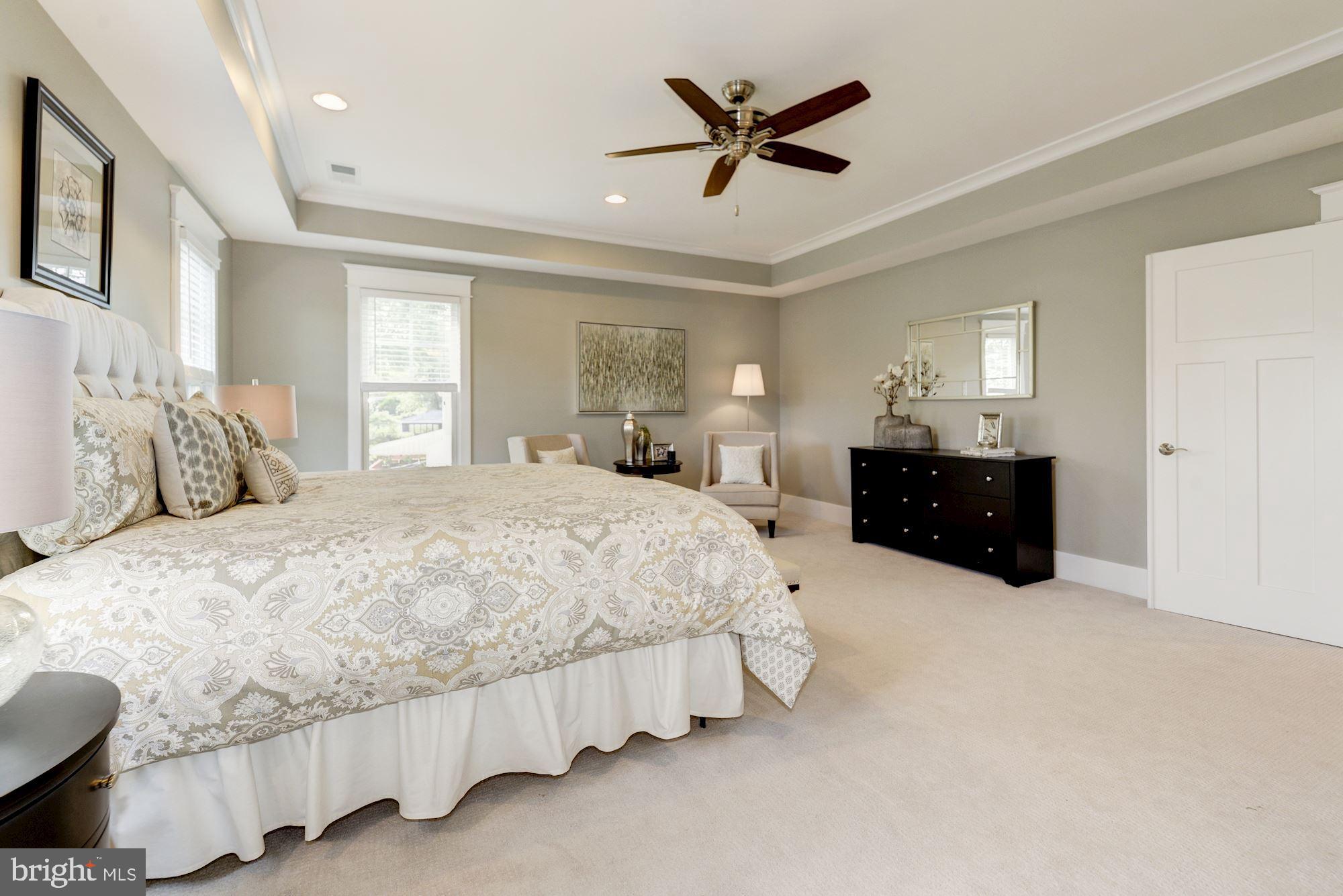 THE WILLIAMSBURG - Residential