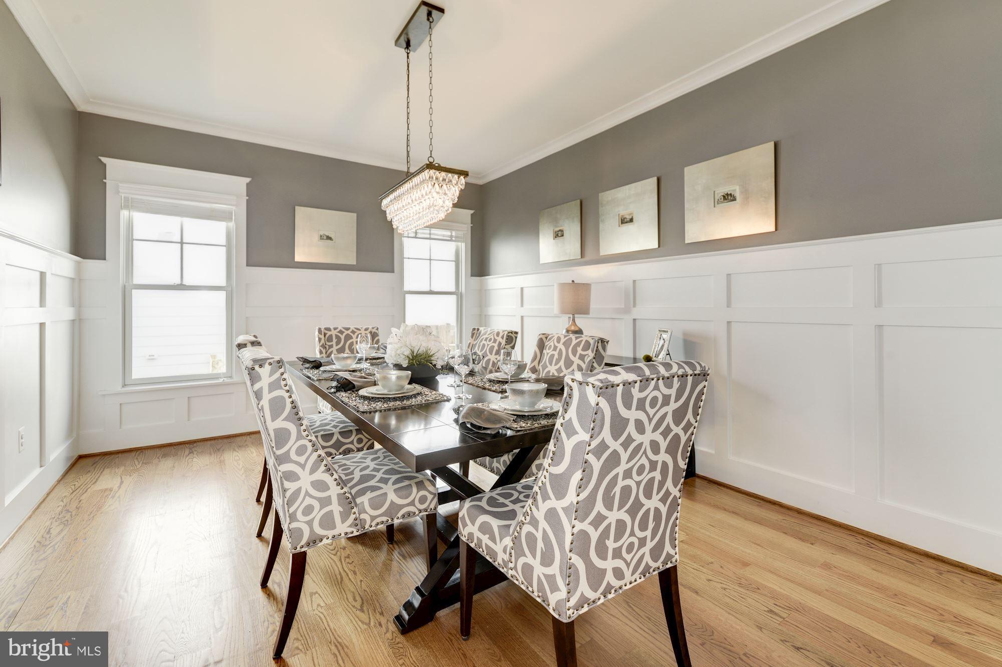 THE WILLIAMSBURG - Residential