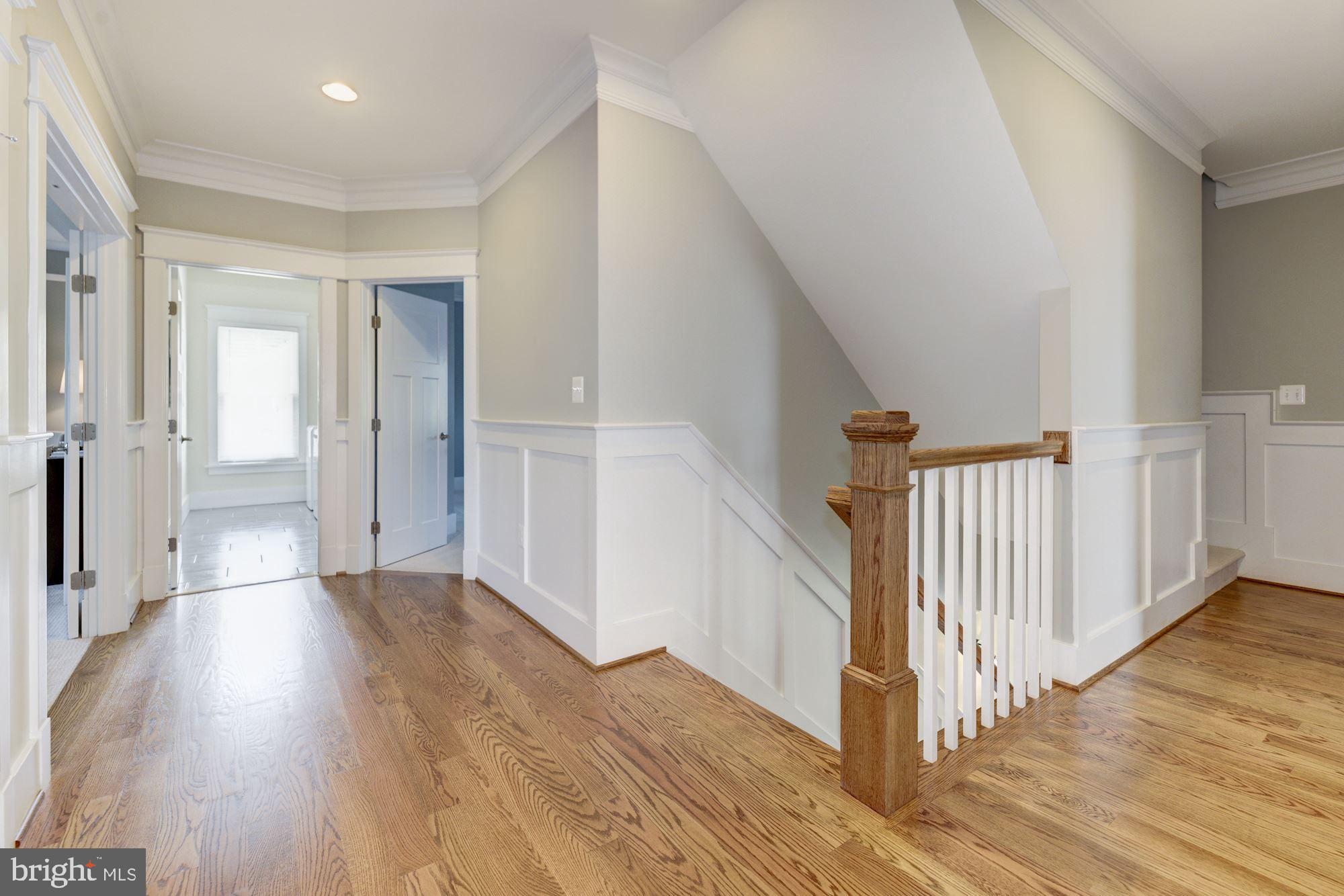 THE WILLIAMSBURG - Residential