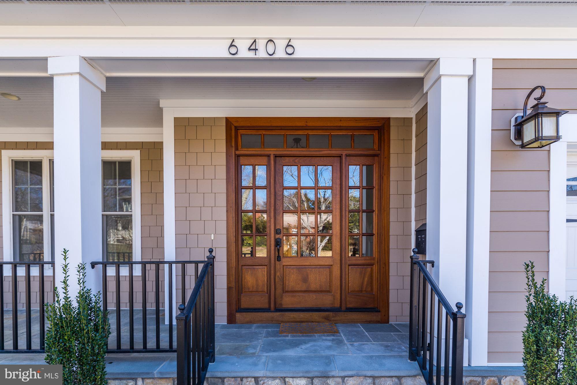 THE WILLIAMSBURG - Residential