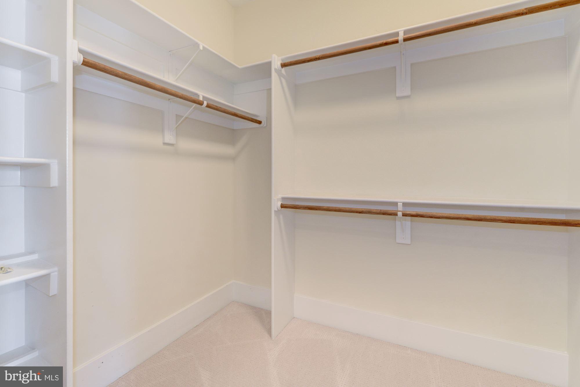 THE WILLIAMSBURG - Residential