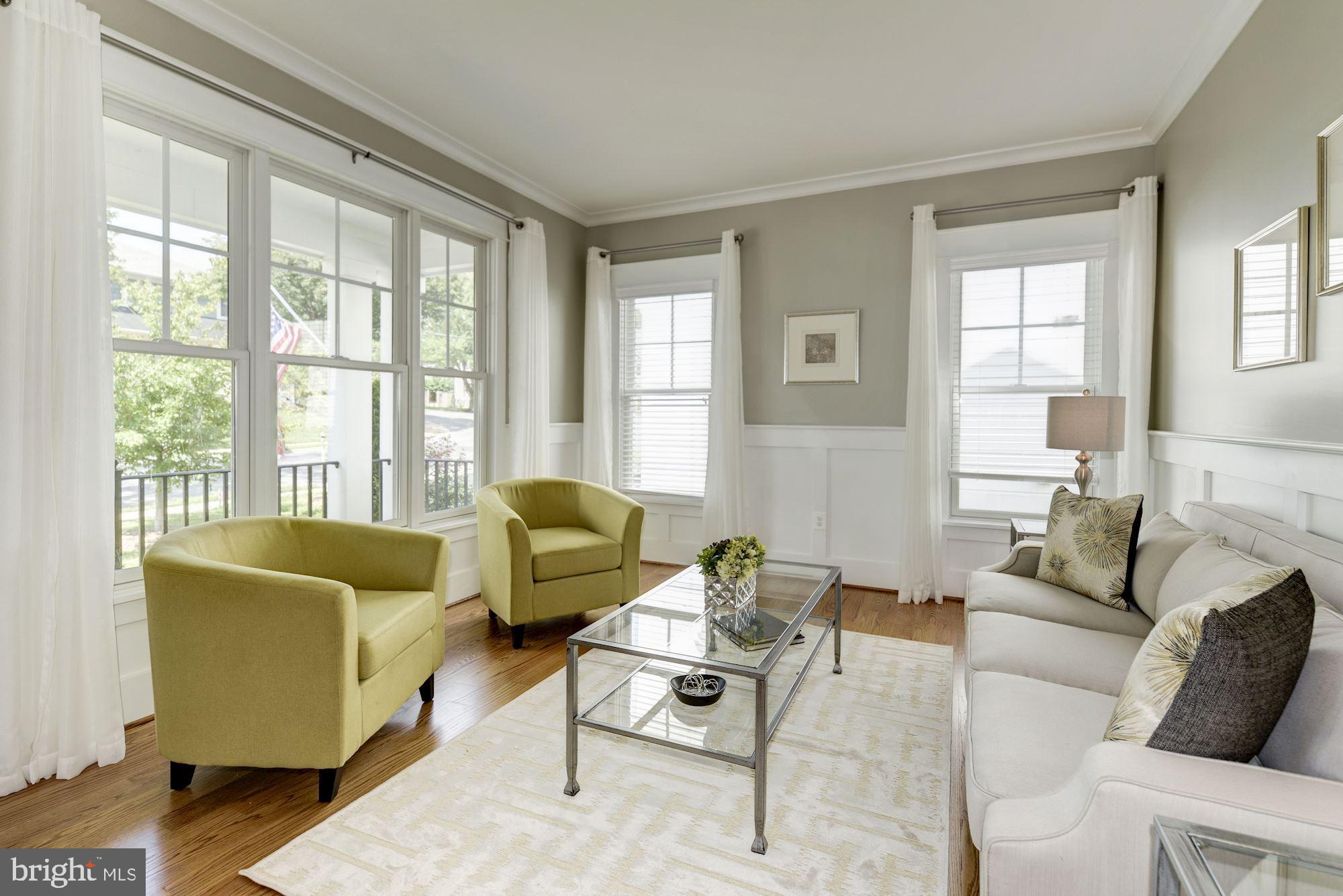 THE WILLIAMSBURG - Residential