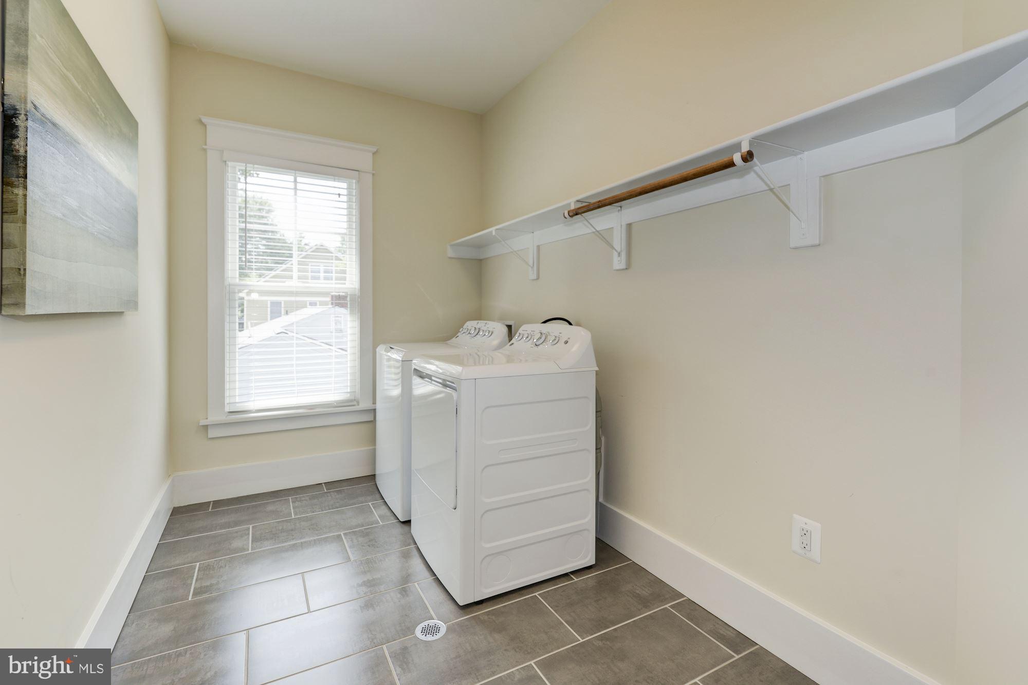 THE WILLIAMSBURG - Residential