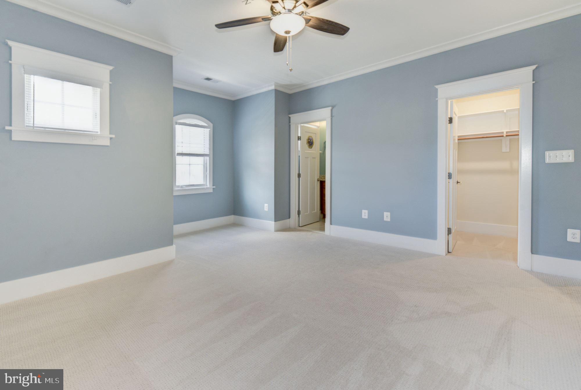 THE WILLIAMSBURG - Residential