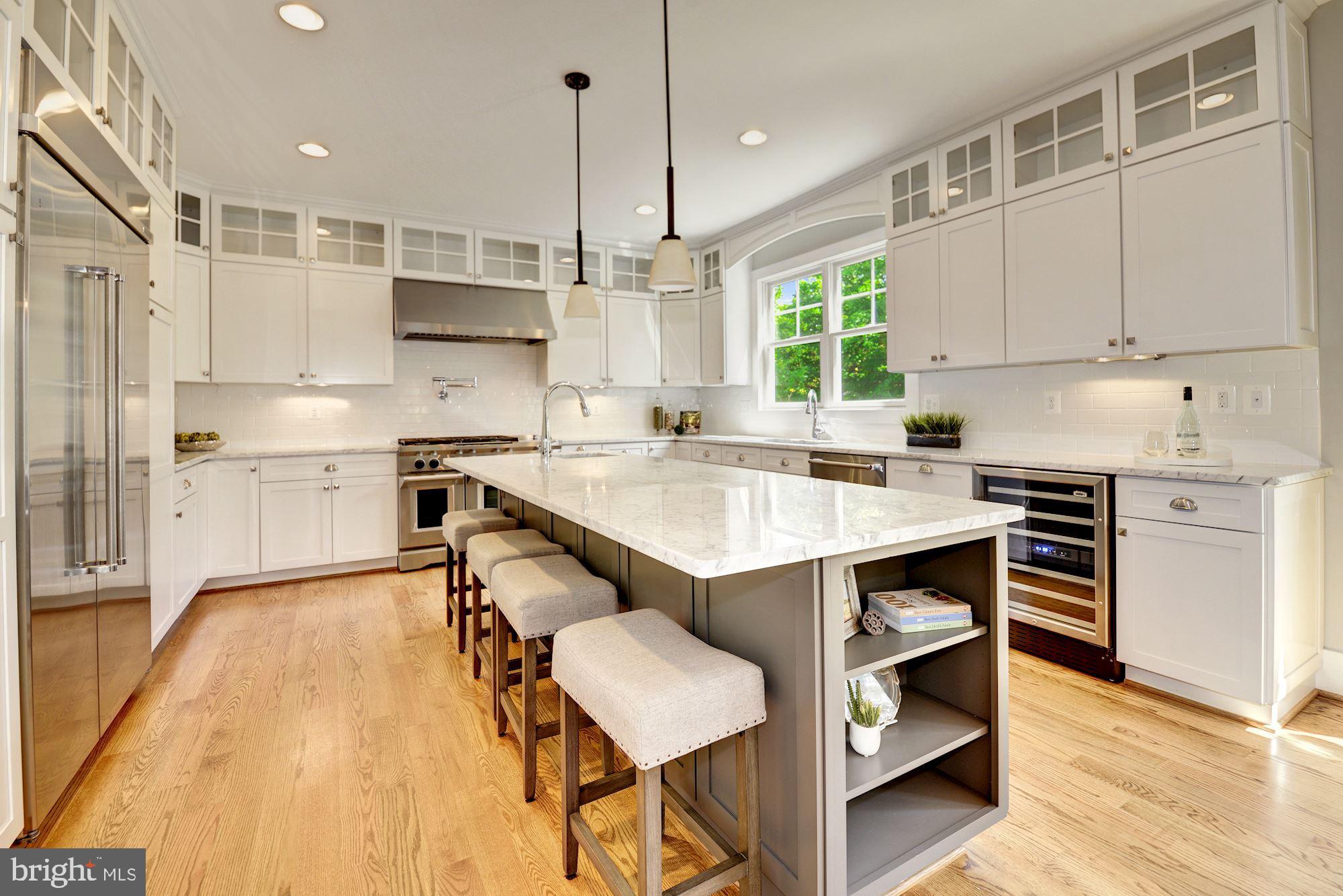 THE WILLIAMSBURG - Residential