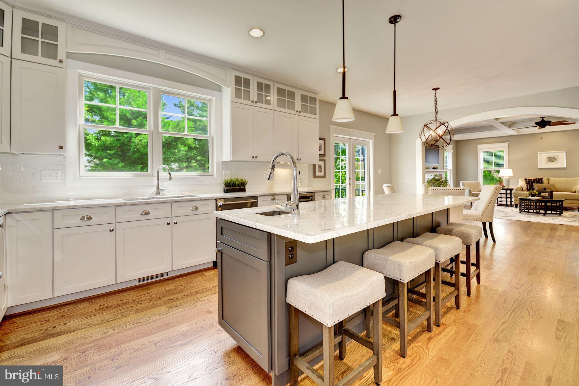 THE WILLIAMSBURG - Residential