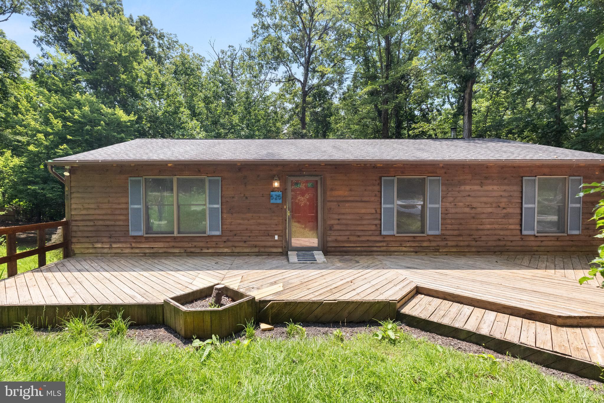 525 MAIN DRAG WAY