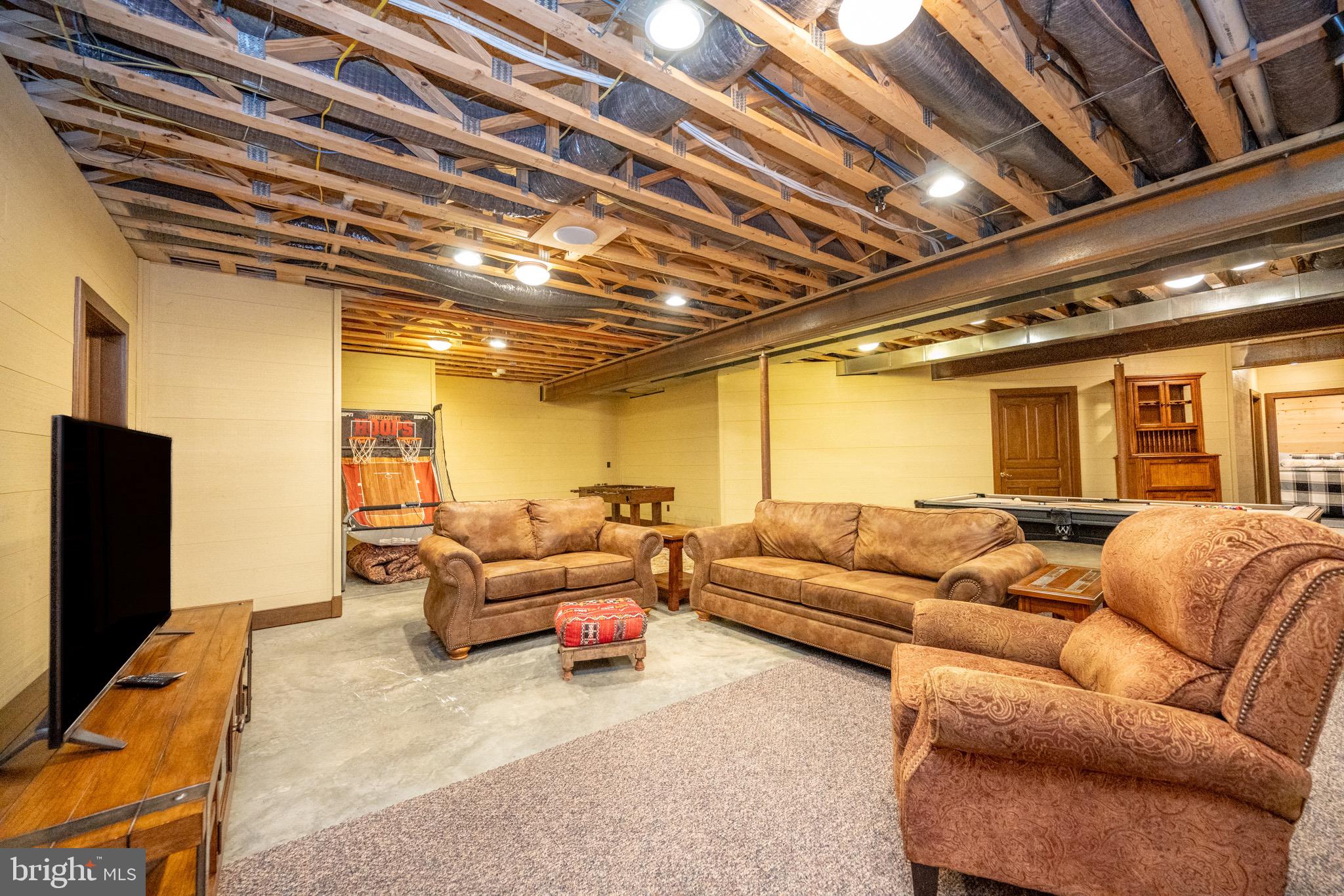 SOUTH WOODS - Residential