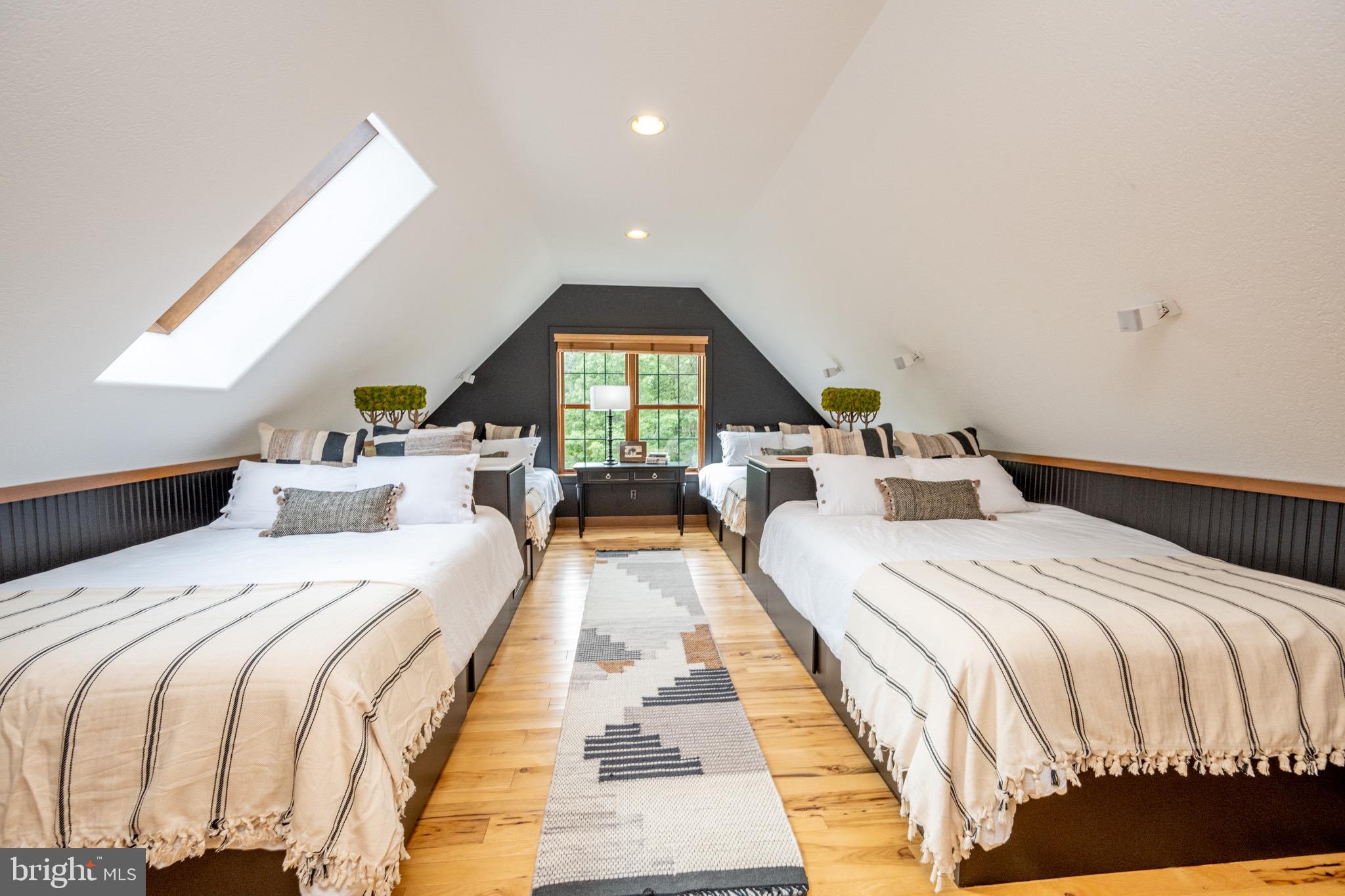 SOUTH WOODS - Residential