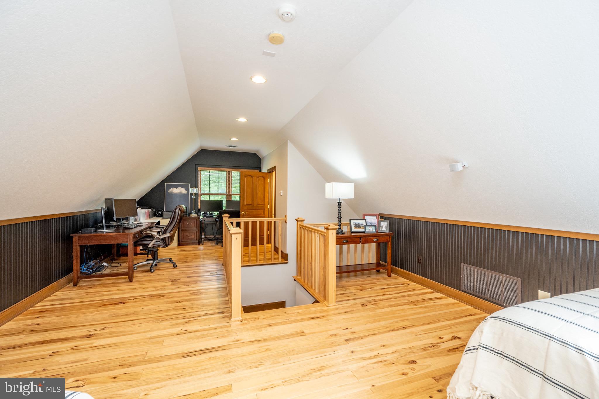 SOUTH WOODS - Residential