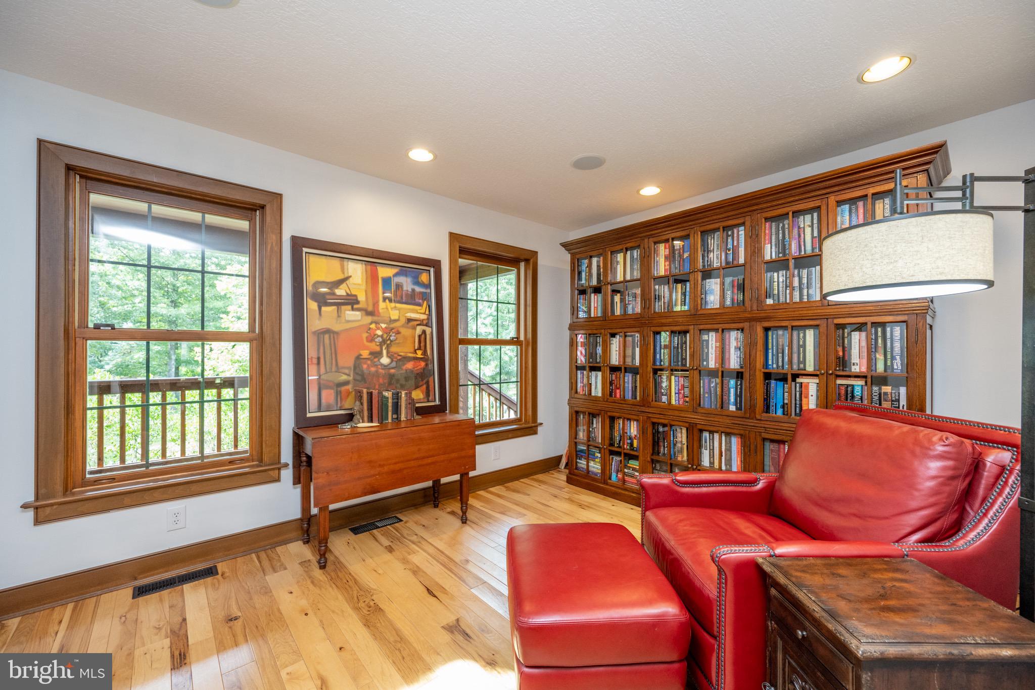 SOUTH WOODS - Residential