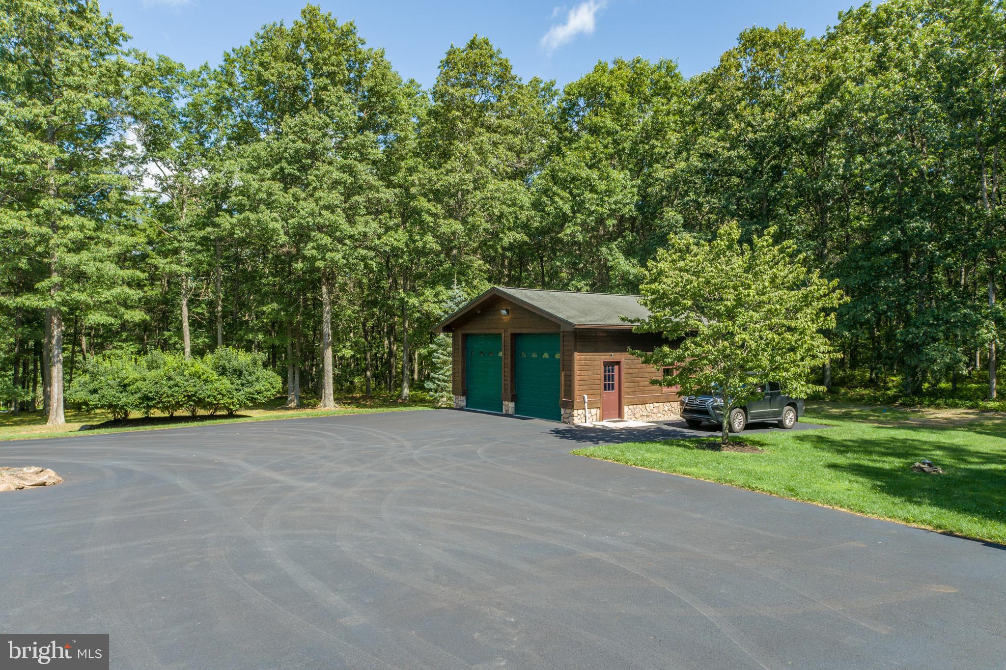 SOUTH WOODS - Residential