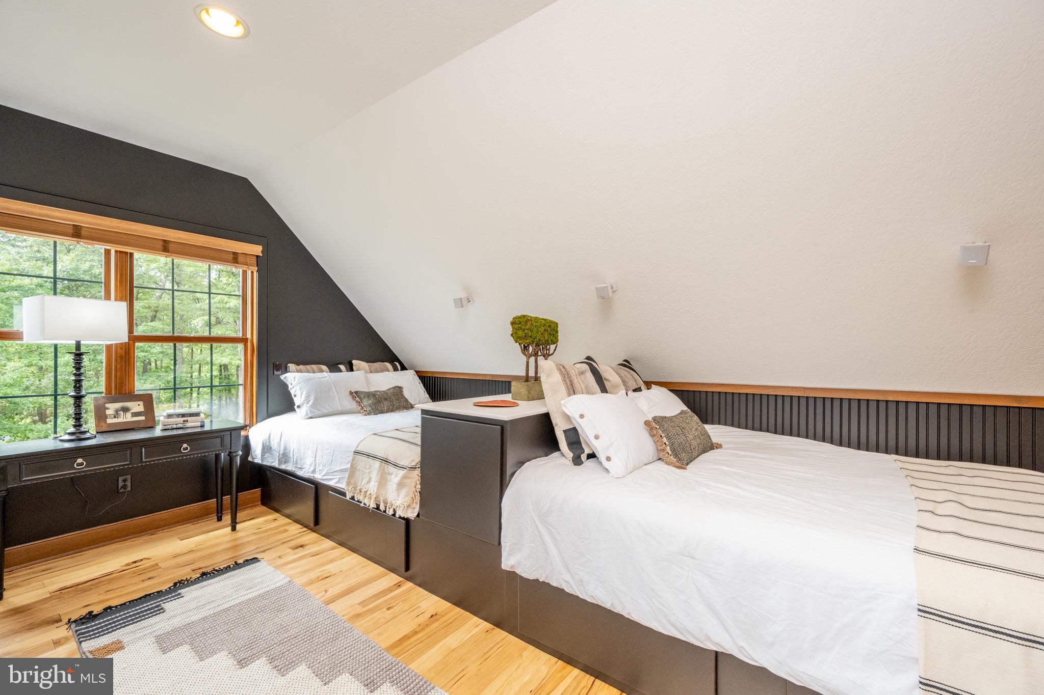 SOUTH WOODS - Residential