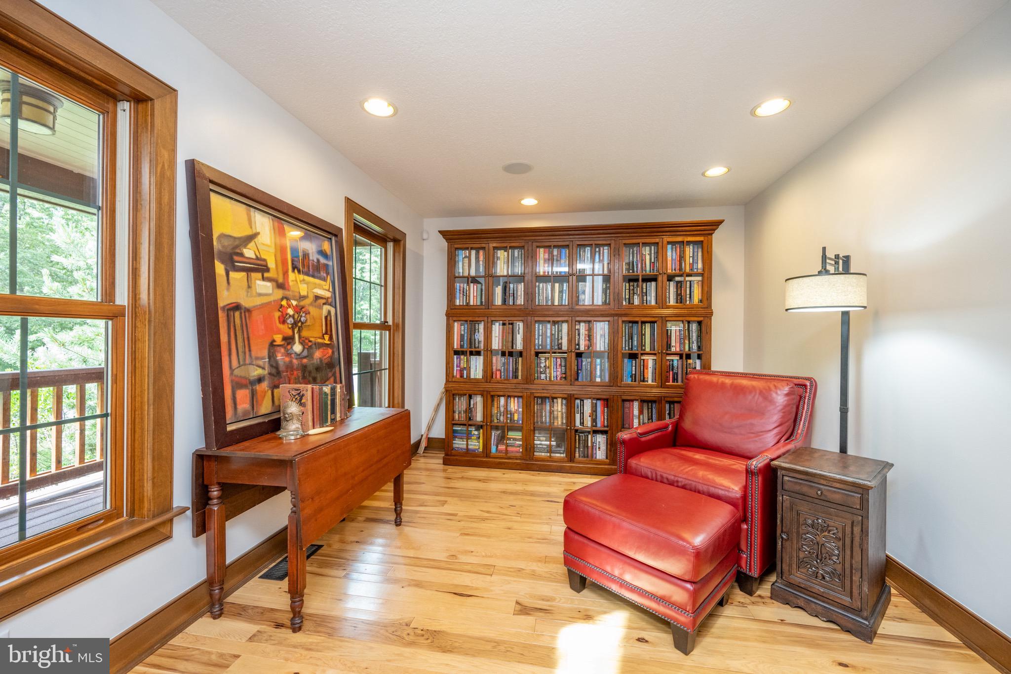 SOUTH WOODS - Residential