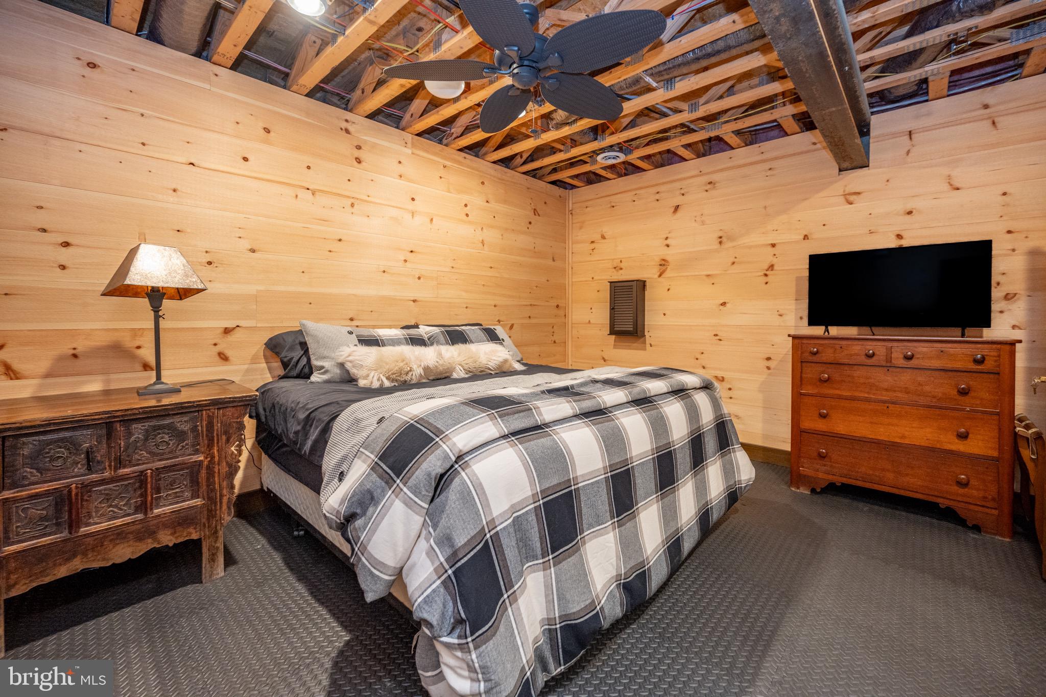 SOUTH WOODS - Residential