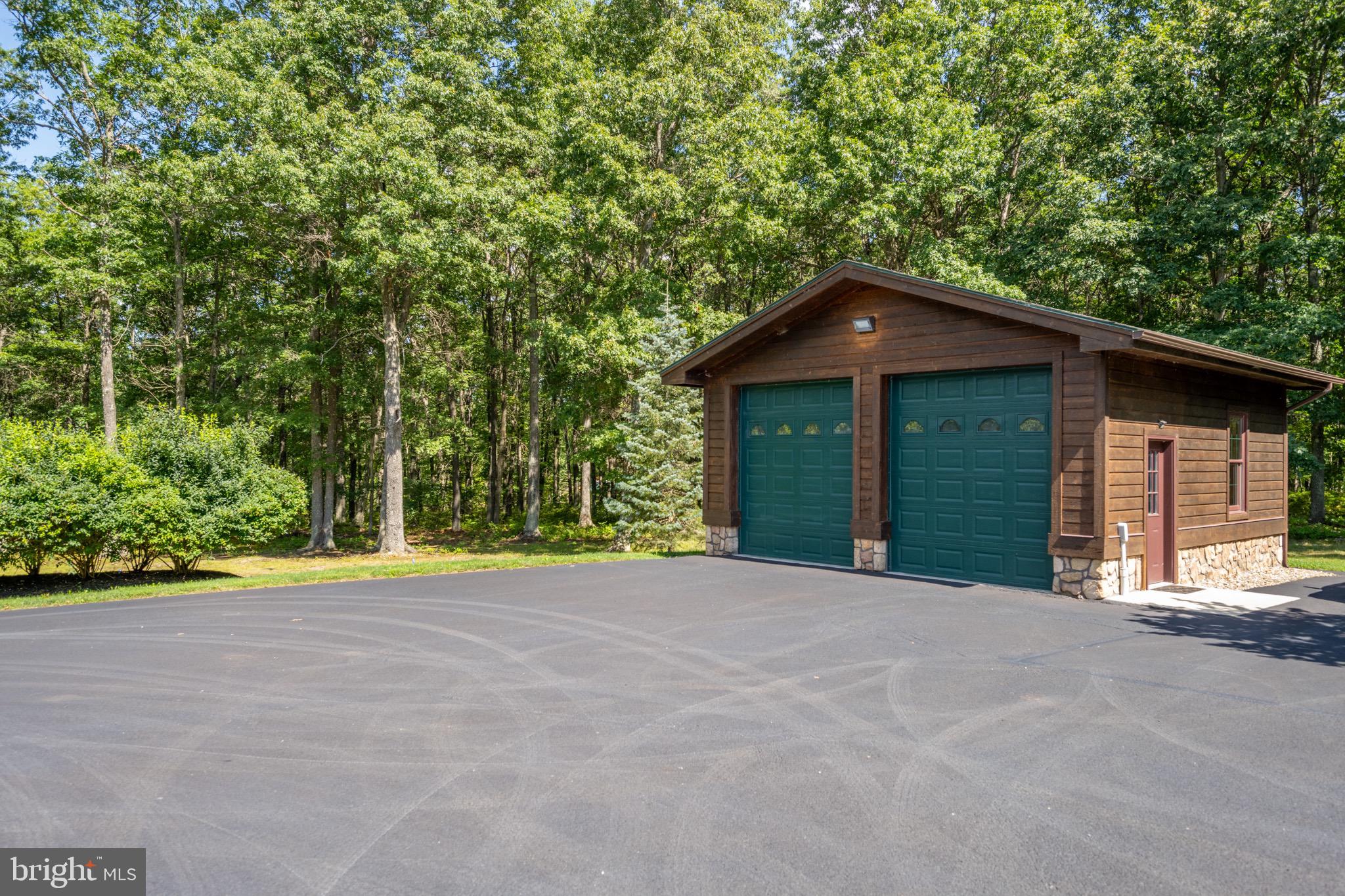 SOUTH WOODS - Residential