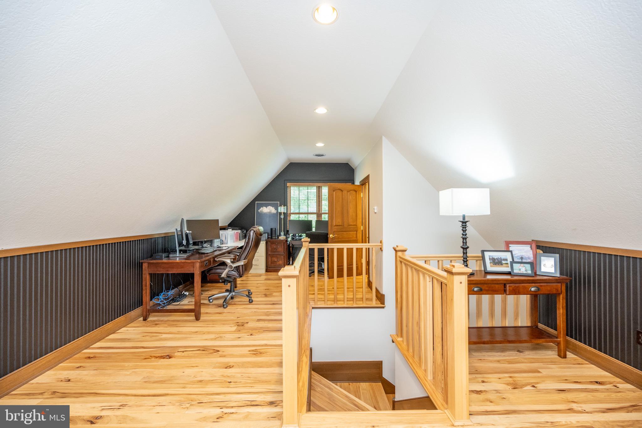 SOUTH WOODS - Residential