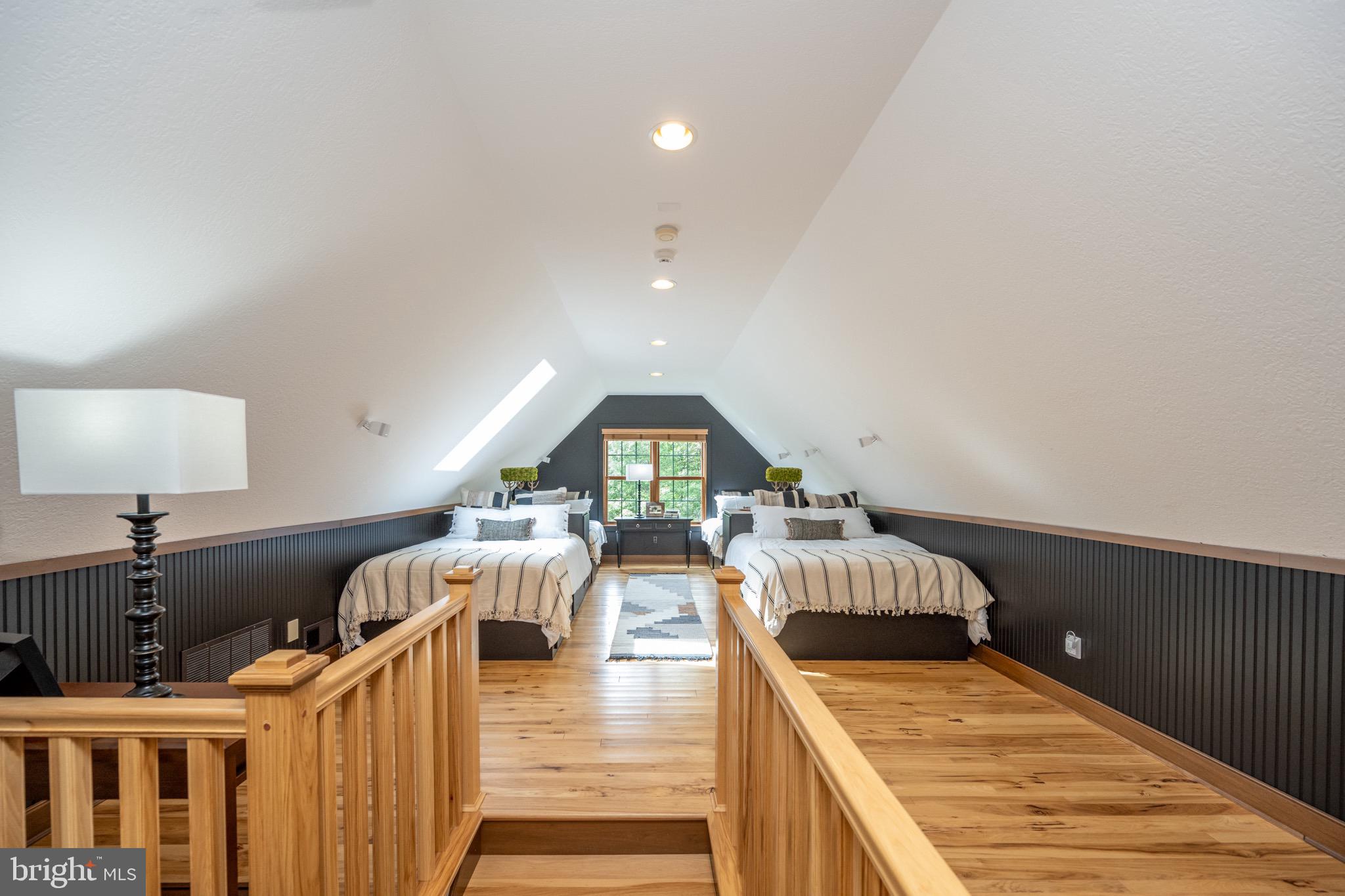 SOUTH WOODS - Residential