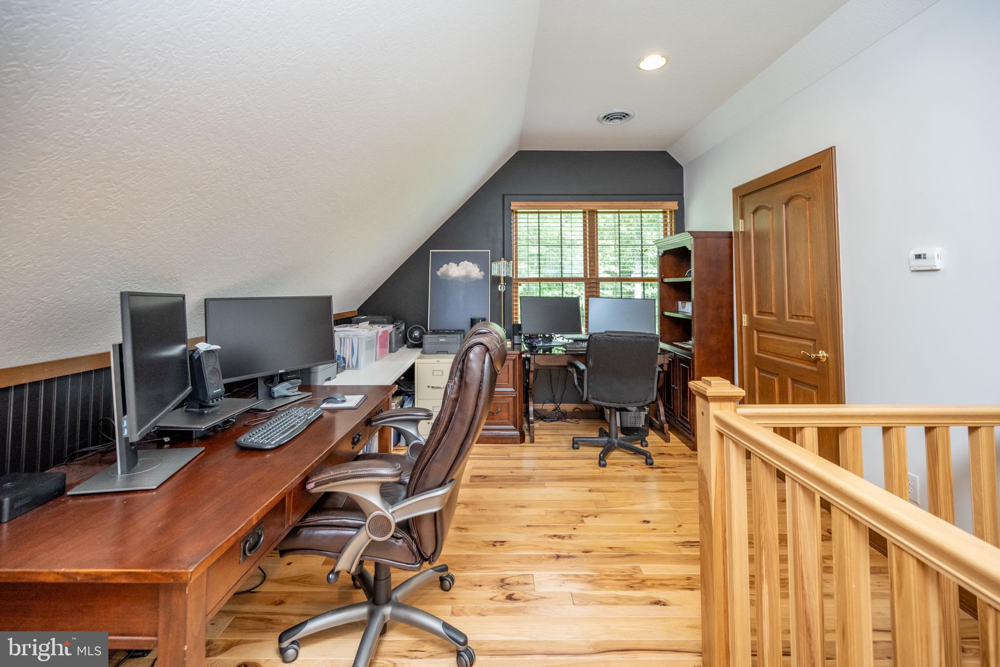 SOUTH WOODS - Residential