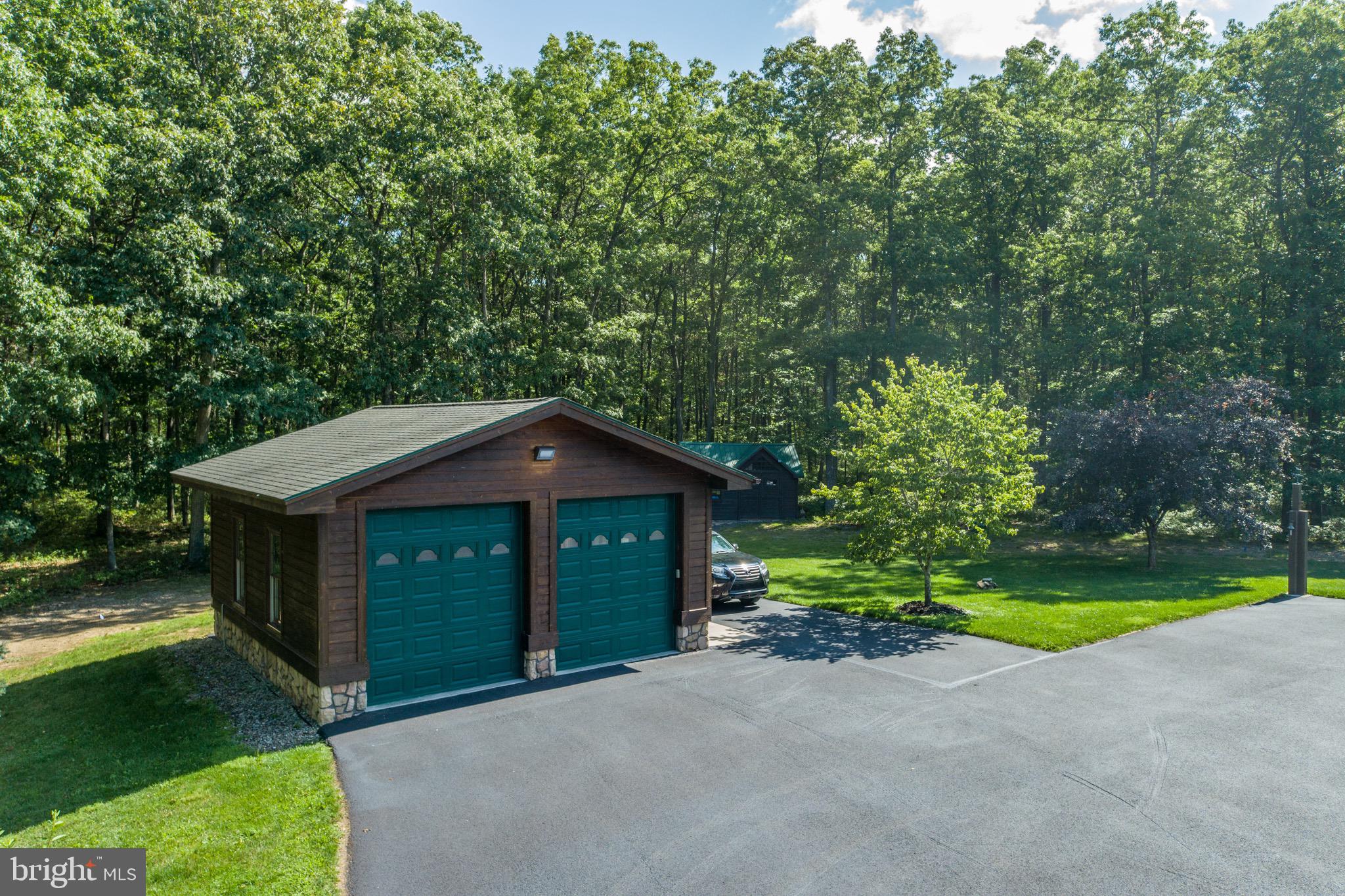 SOUTH WOODS - Residential