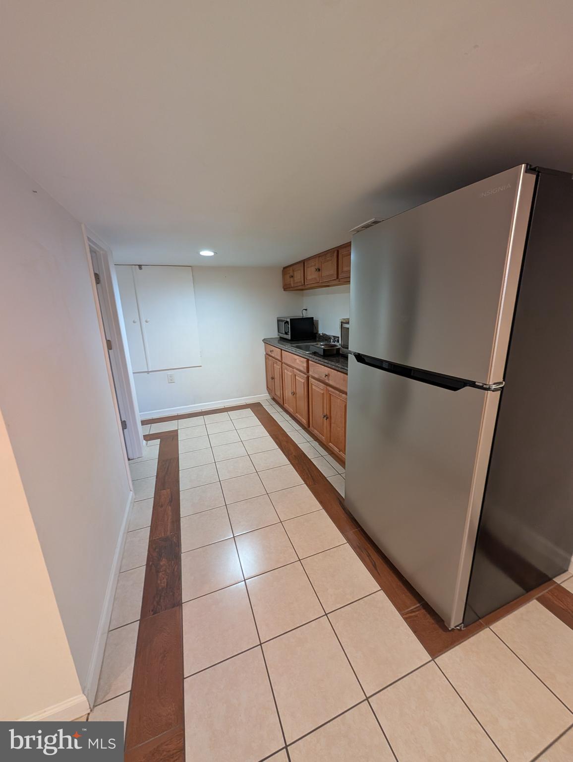 WOODSIDE PARK - Residential Lease