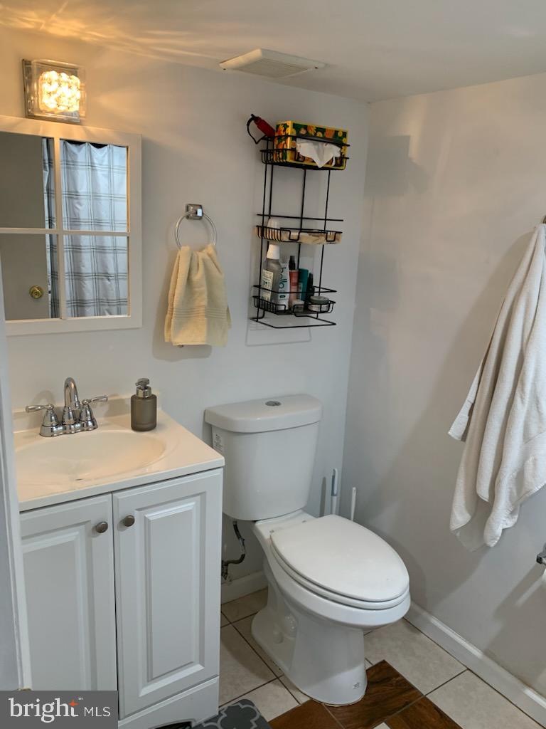 WOODSIDE PARK - Residential Lease