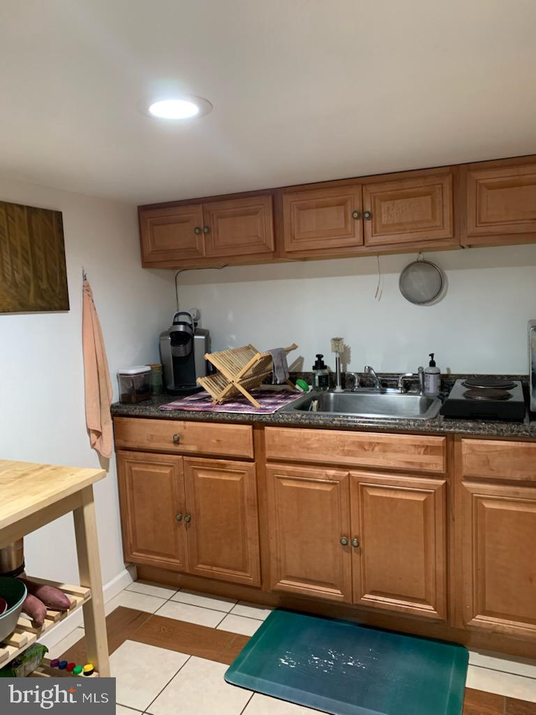 WOODSIDE PARK - Residential Lease