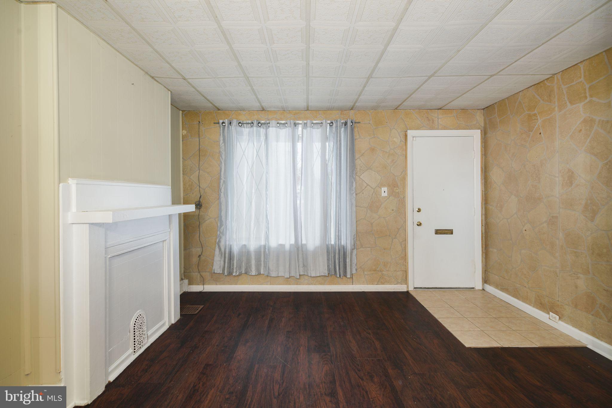 PHILADELPHIA (WEST) - Residential Lease