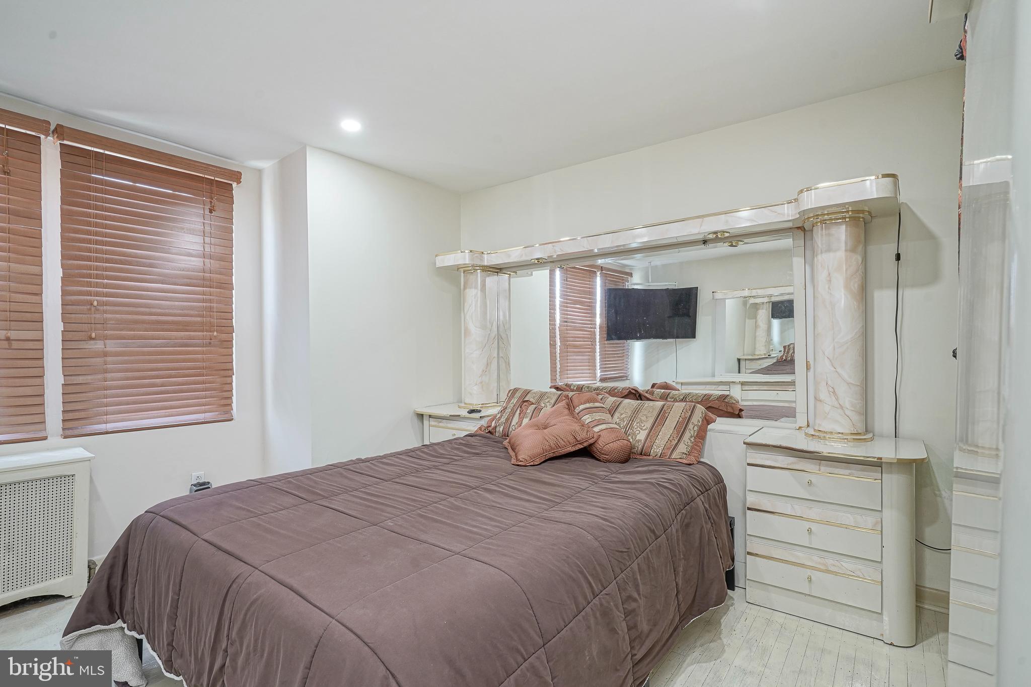 PHILADELPHIA (SOUTH) - Residential