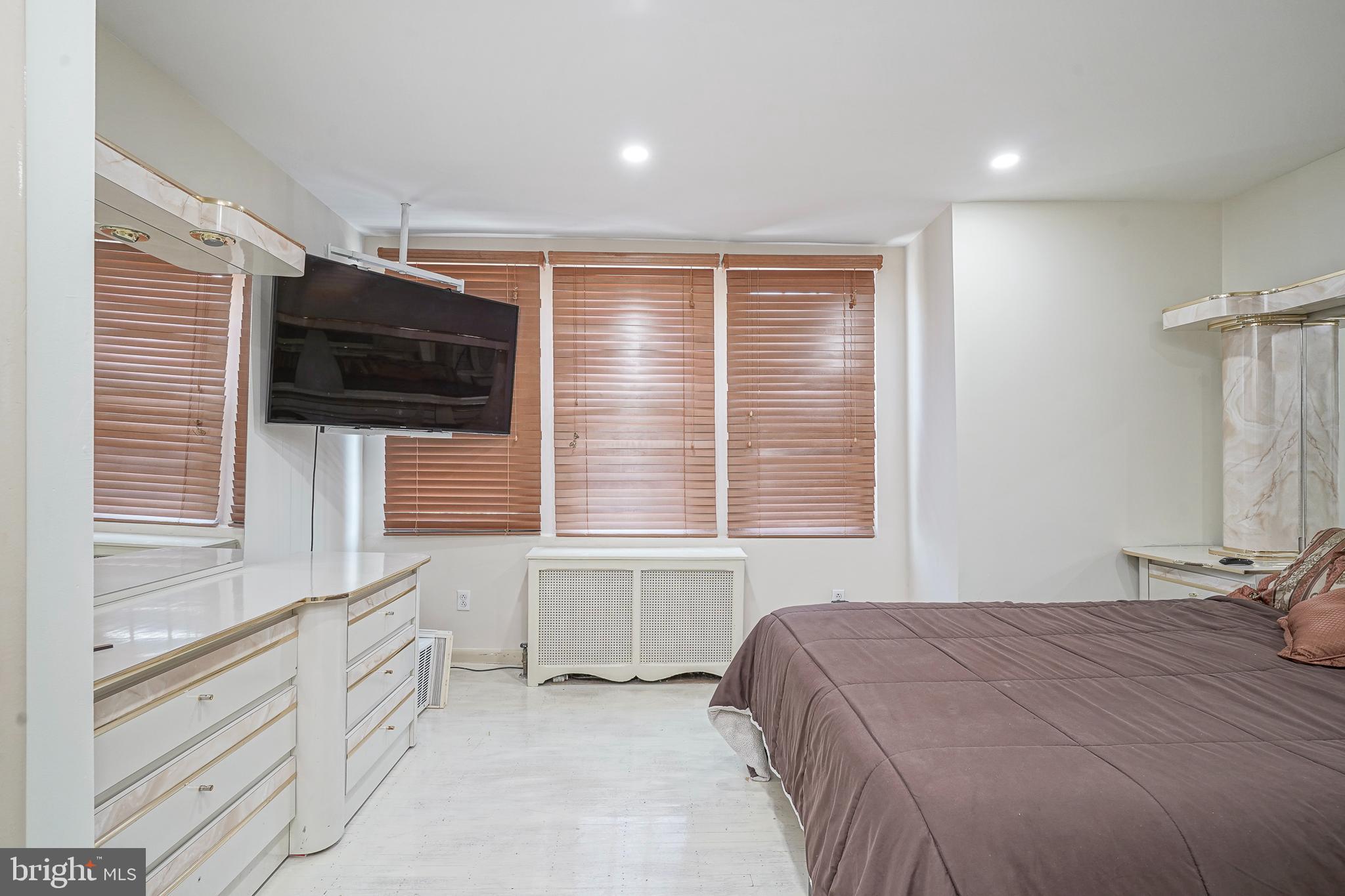 PHILADELPHIA (SOUTH) - Residential