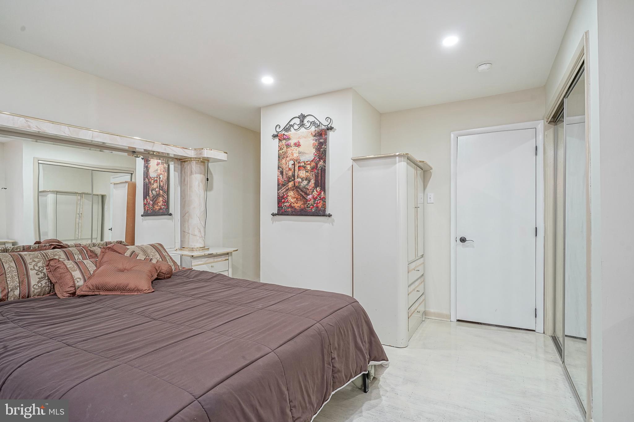 PHILADELPHIA (SOUTH) - Residential