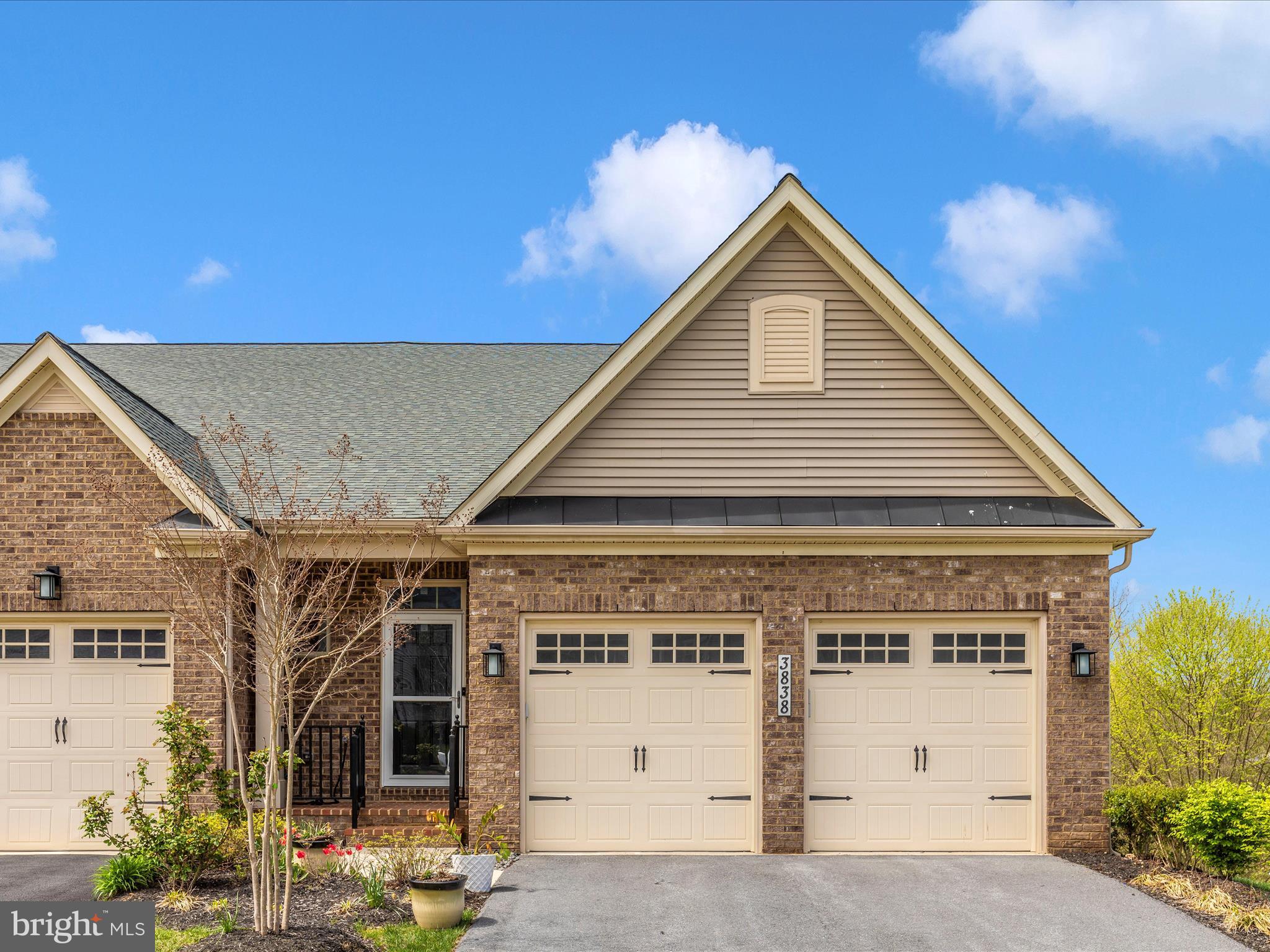 VILLAGES OF URBANA - Residential Lease