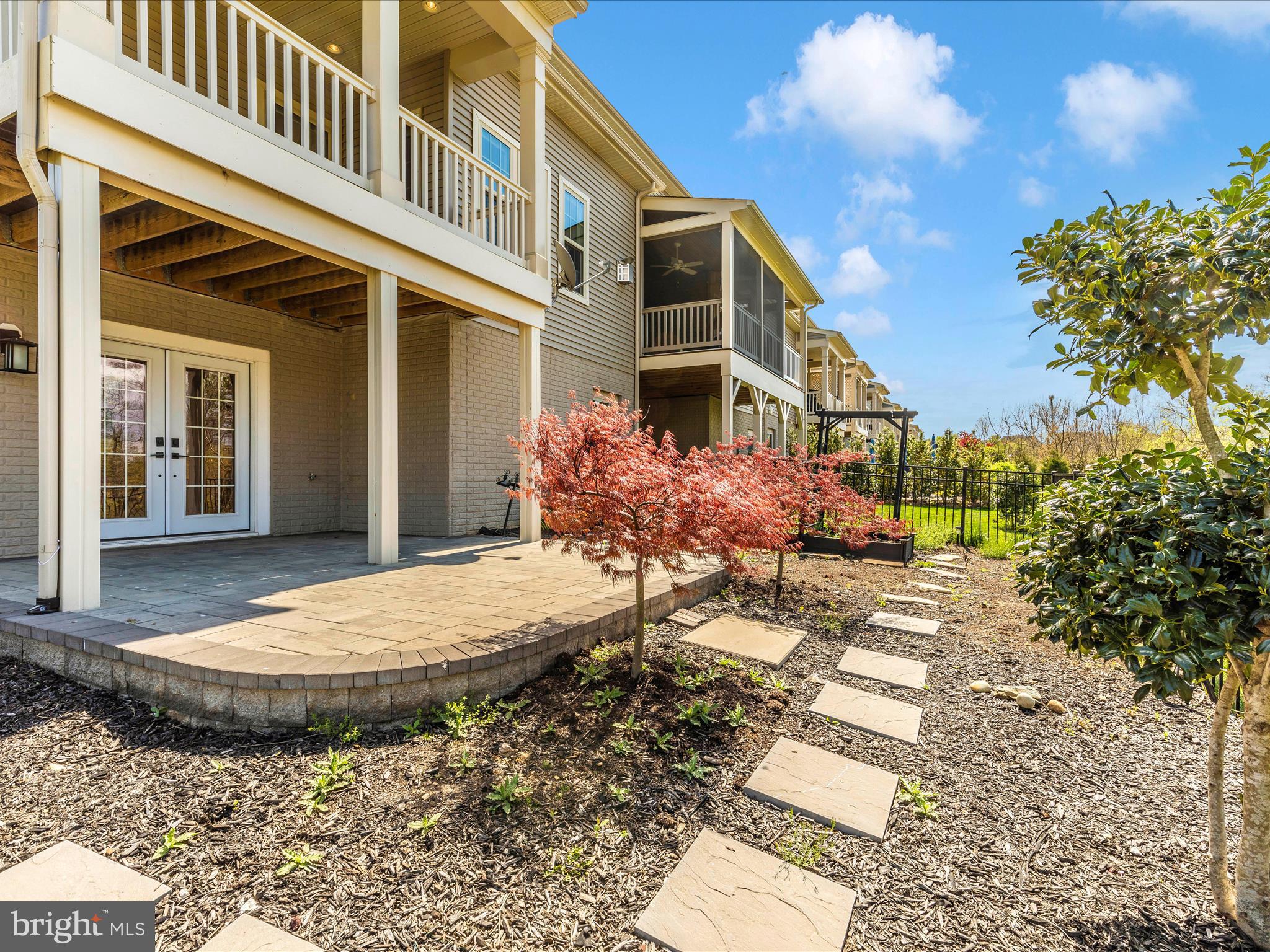 VILLAGES OF URBANA - Residential Lease