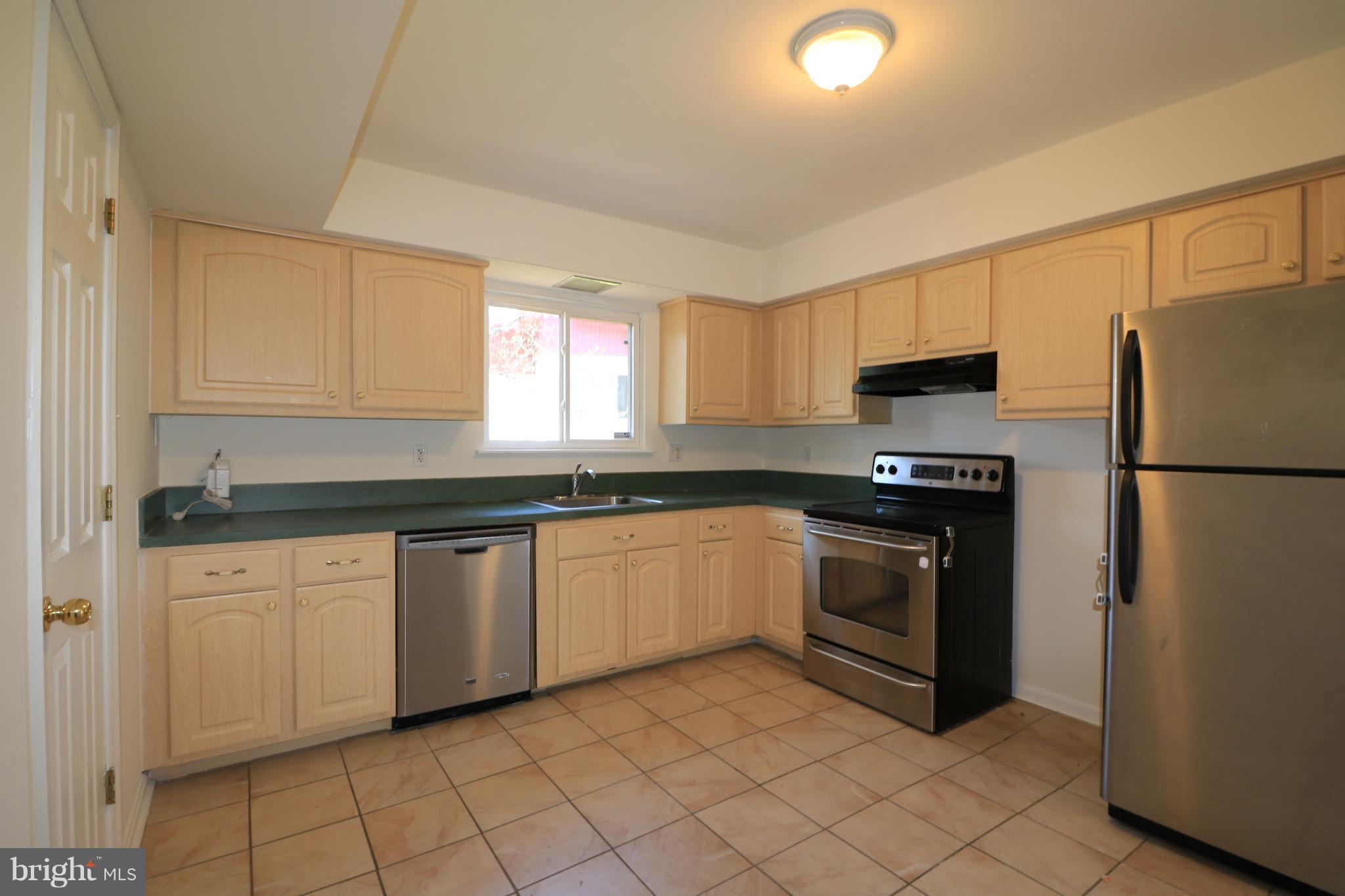 NEWPORT ESTATES - Residential Lease