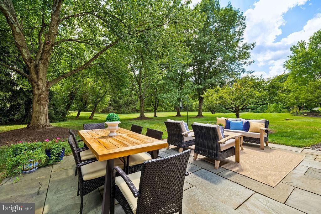 15 FIELDSPRING COURT