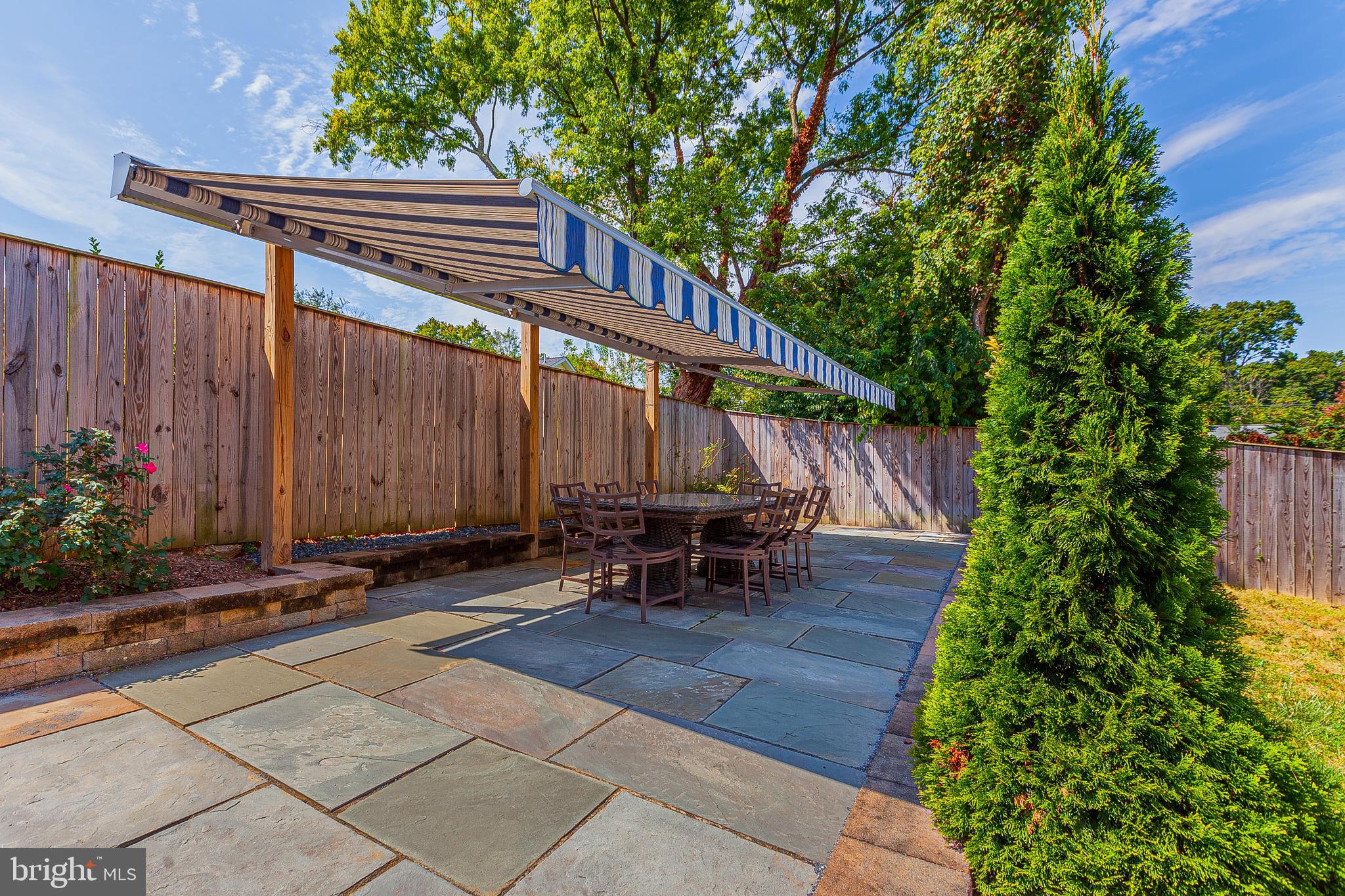 SILVER ROCK - Residential