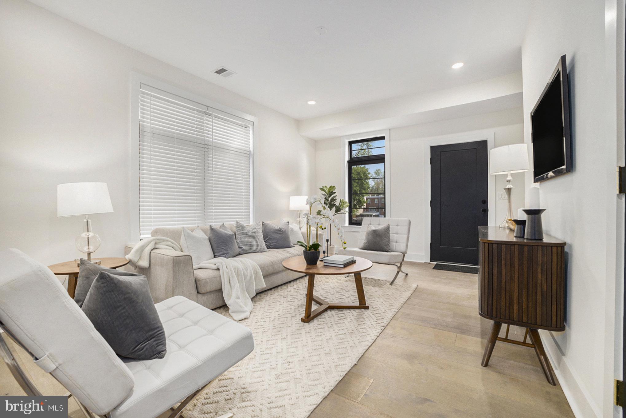 ROXBOROUGH - Residential Lease