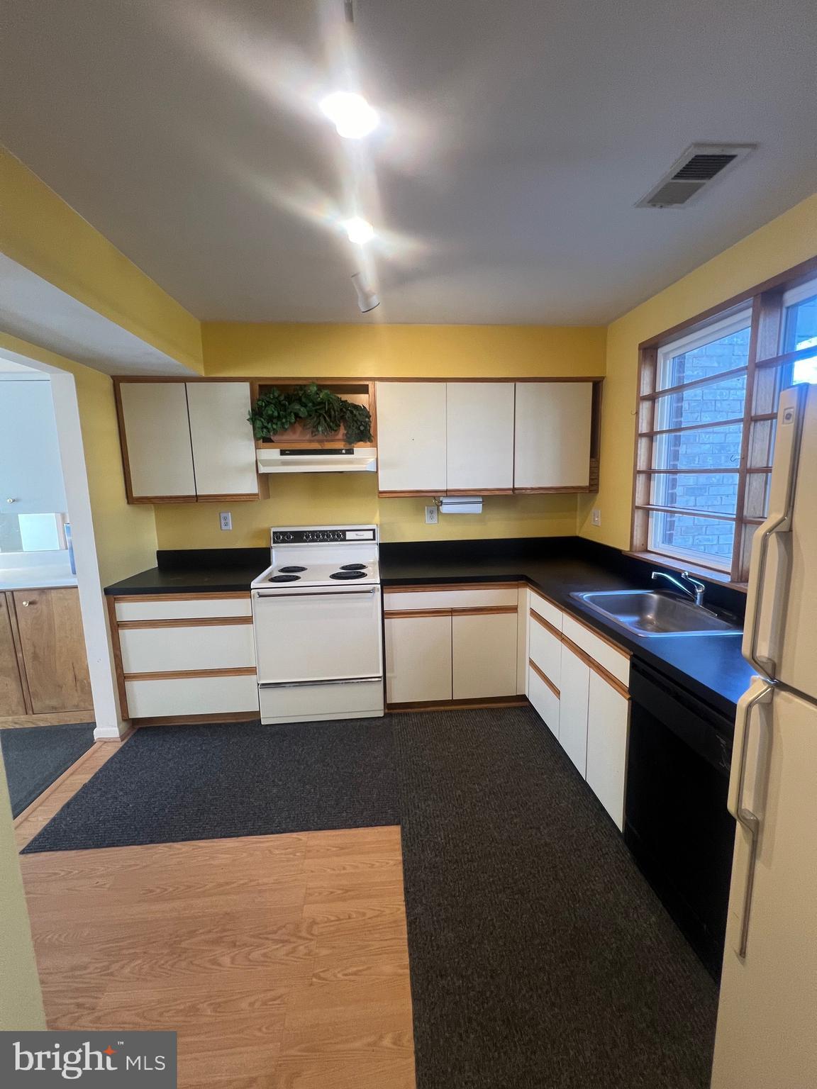 GLEN ORA - Residential