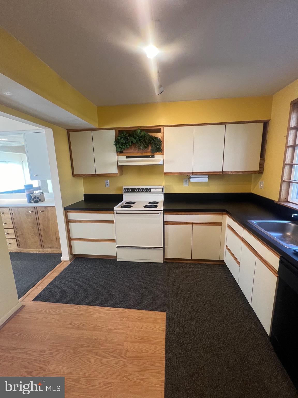 GLEN ORA - Residential