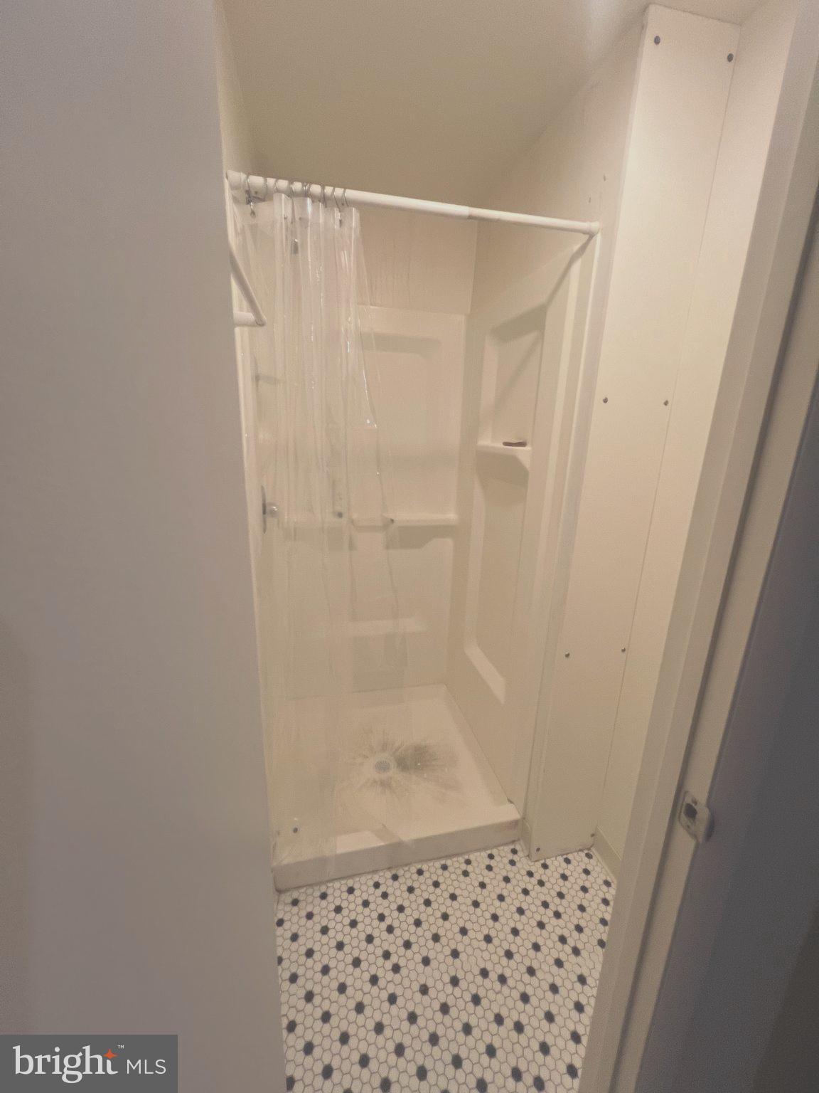 GLEN ORA - Residential