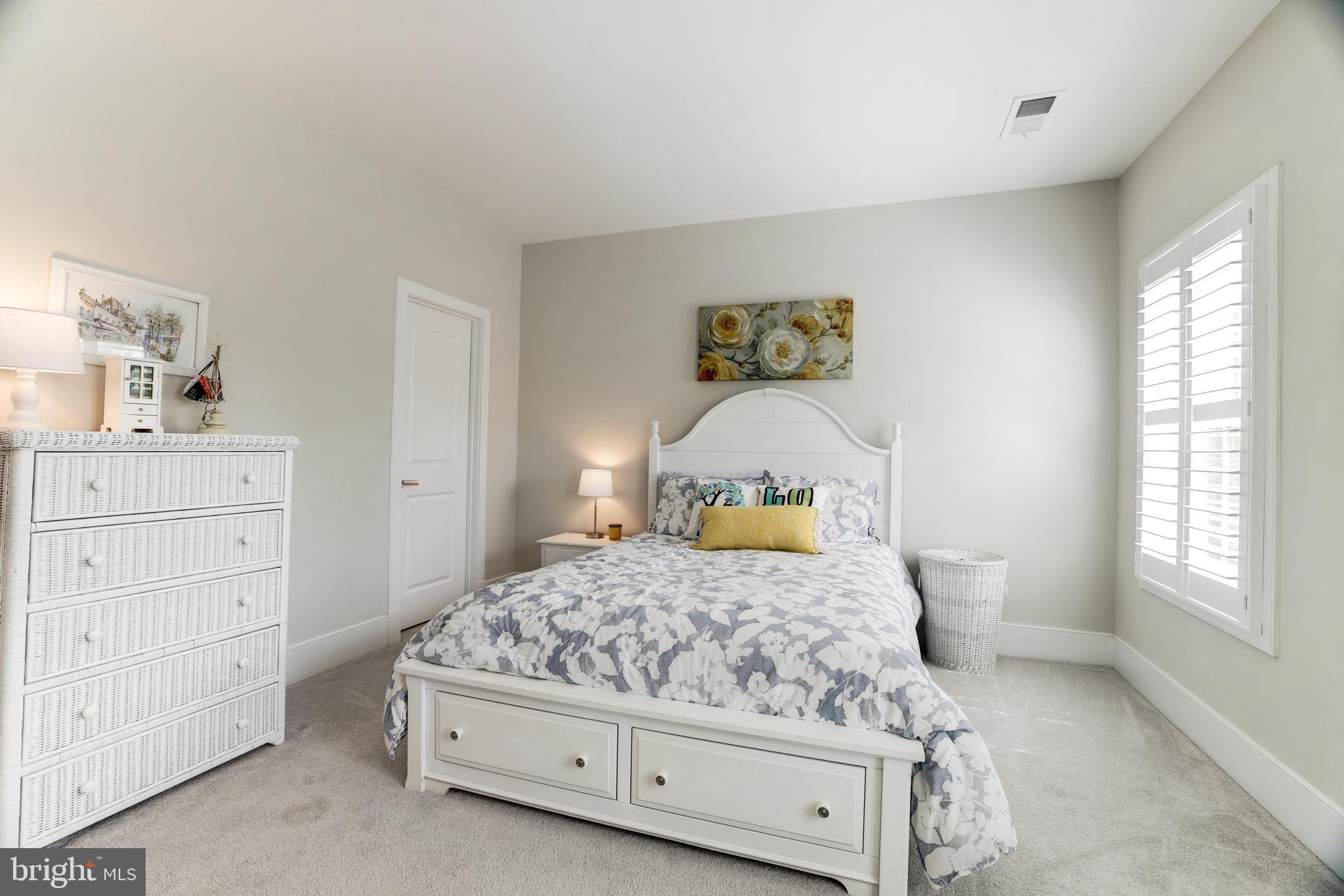 WEST MC LEAN - Residential