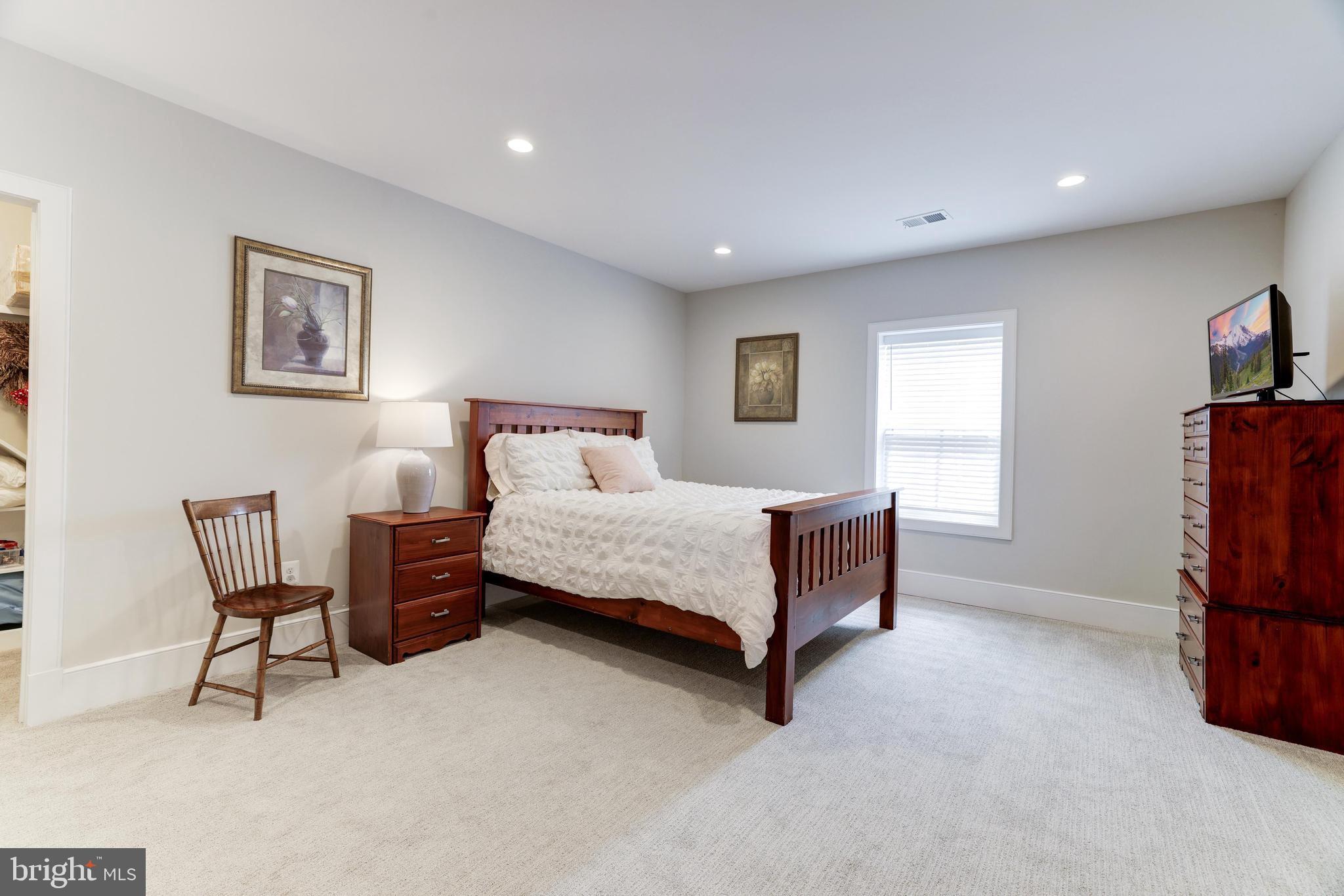 WEST MC LEAN - Residential