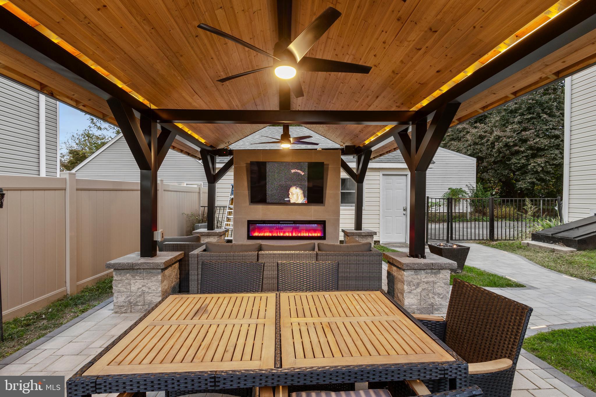 FEASTERVILLE - Residential