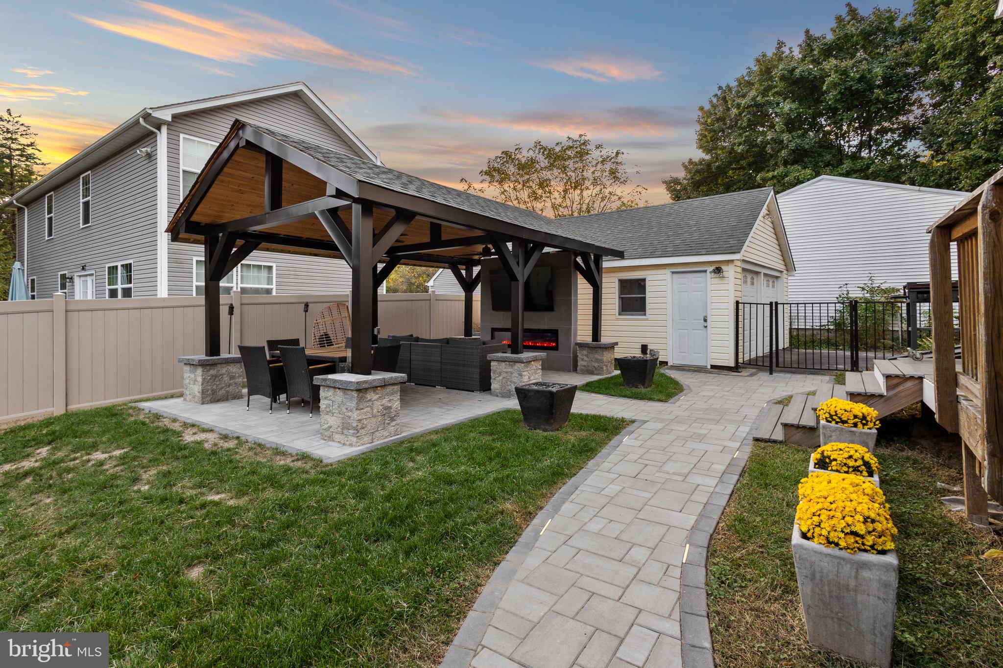 FEASTERVILLE - Residential