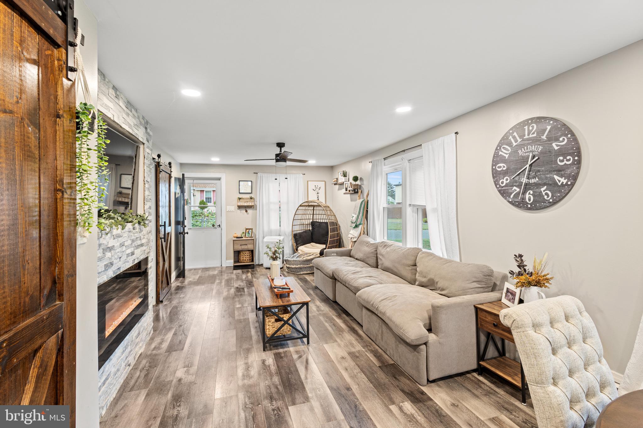 FEASTERVILLE - Residential