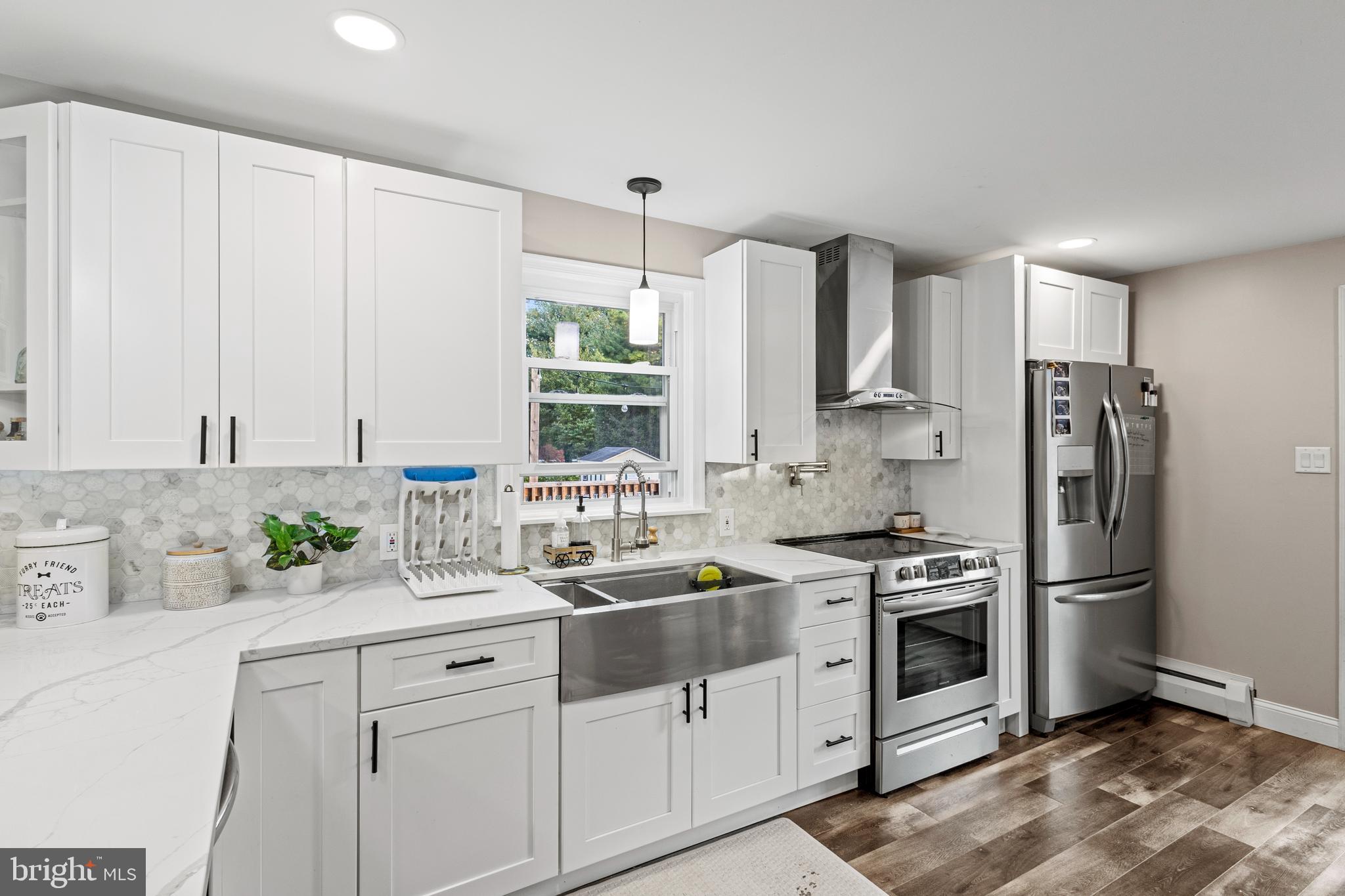 FEASTERVILLE - Residential