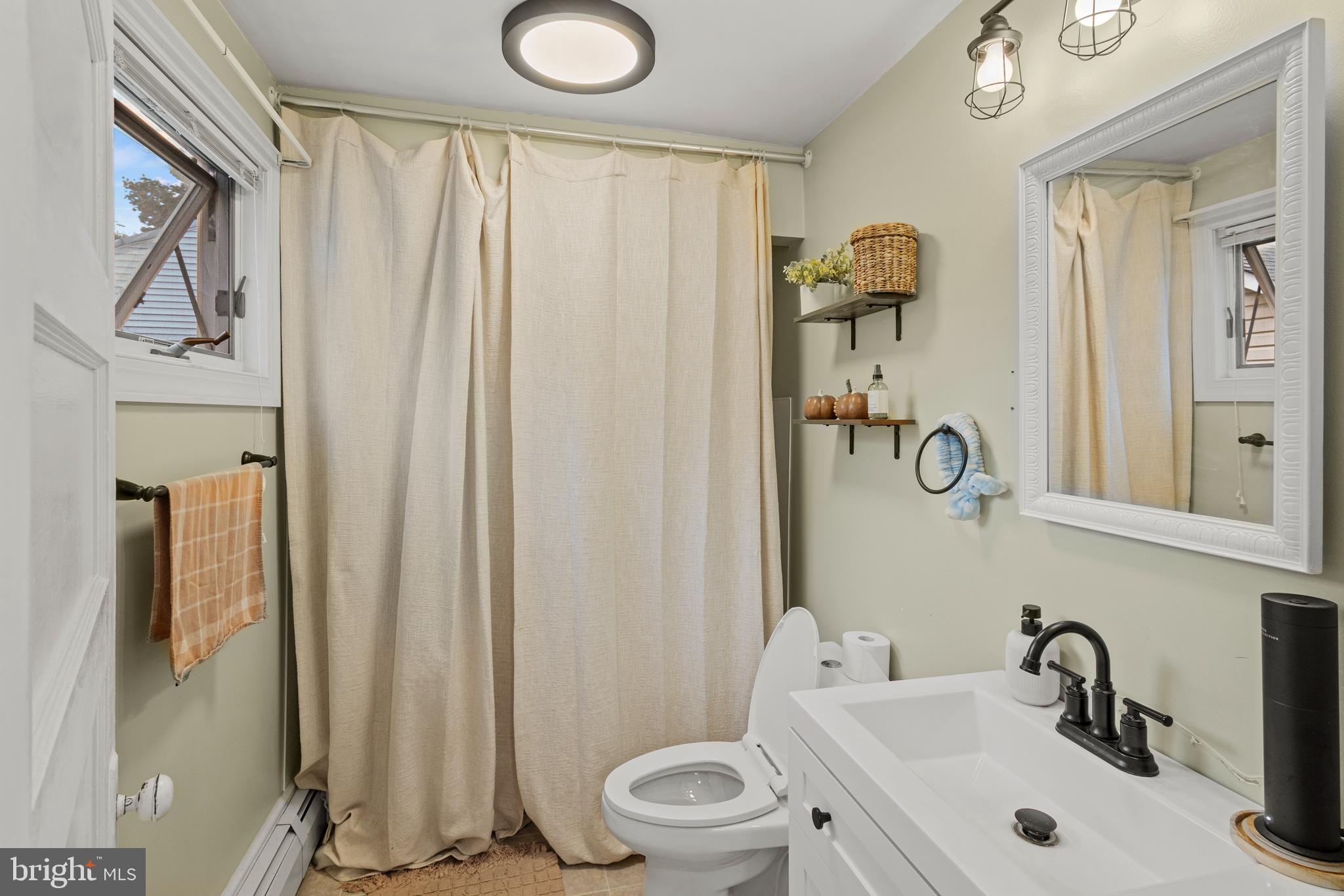 FEASTERVILLE - Residential